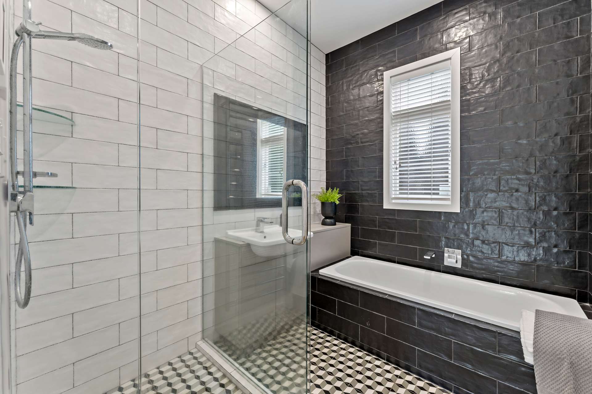 54 Lucerne Road photo 18