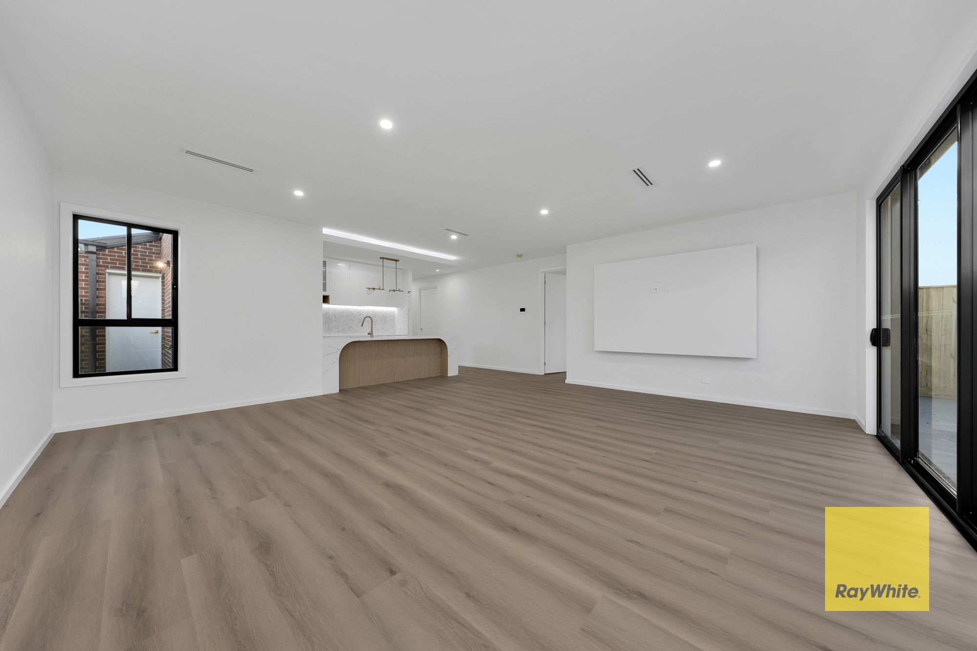 14 Belvedere Circuit — photo 5 of 13