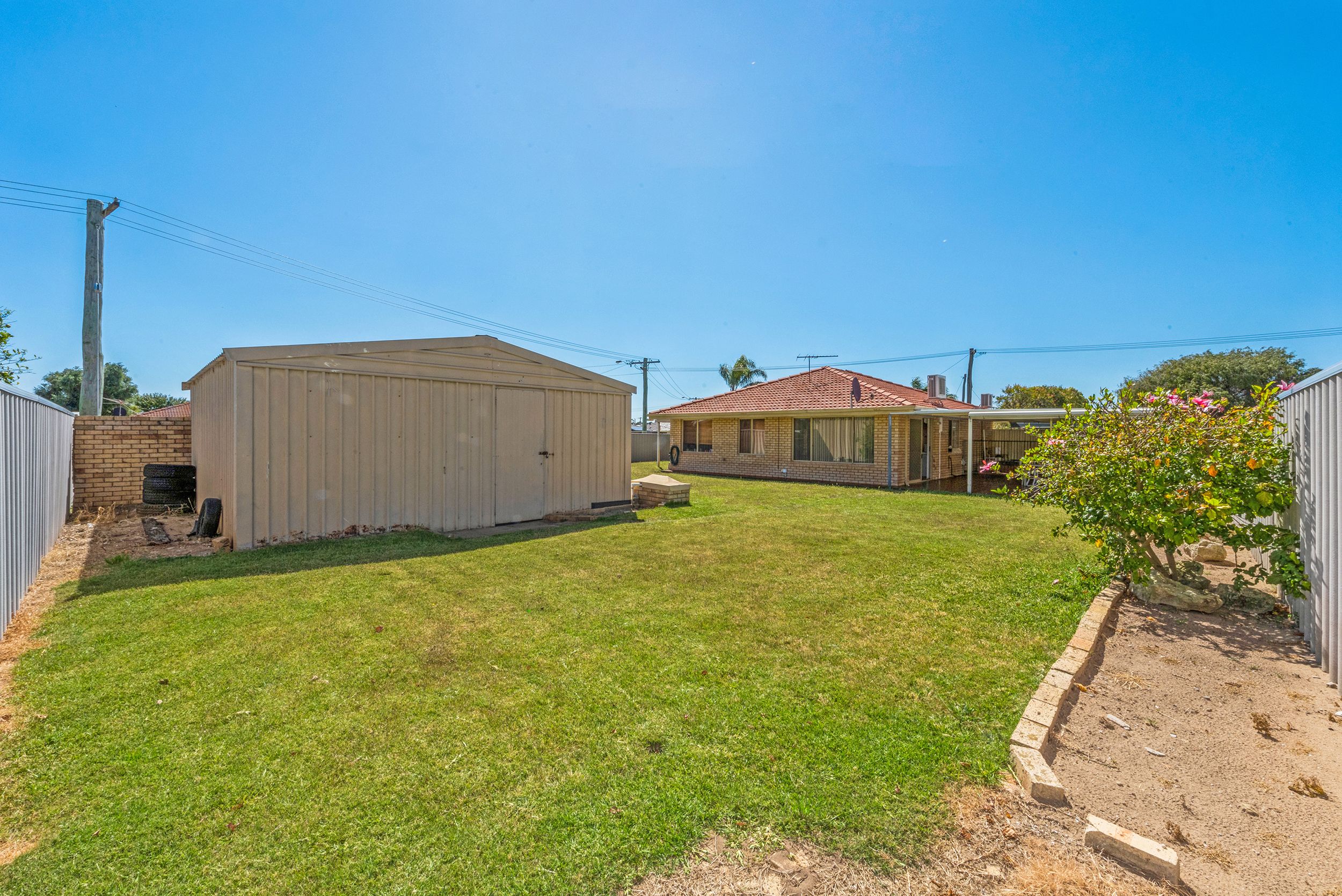 2 Shell Close, Cooloongup, WA 6168