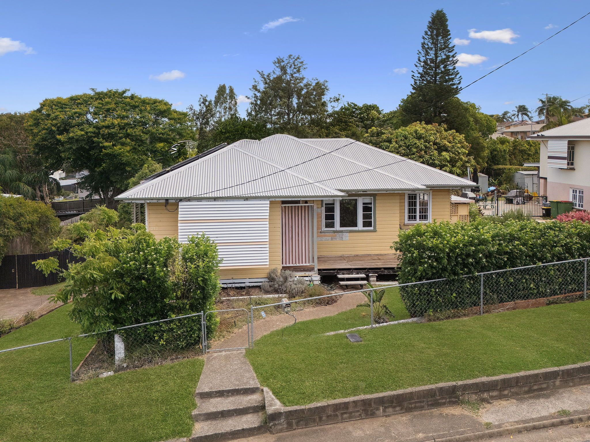 213 Blackstone Road, Silkstone QLD 4304