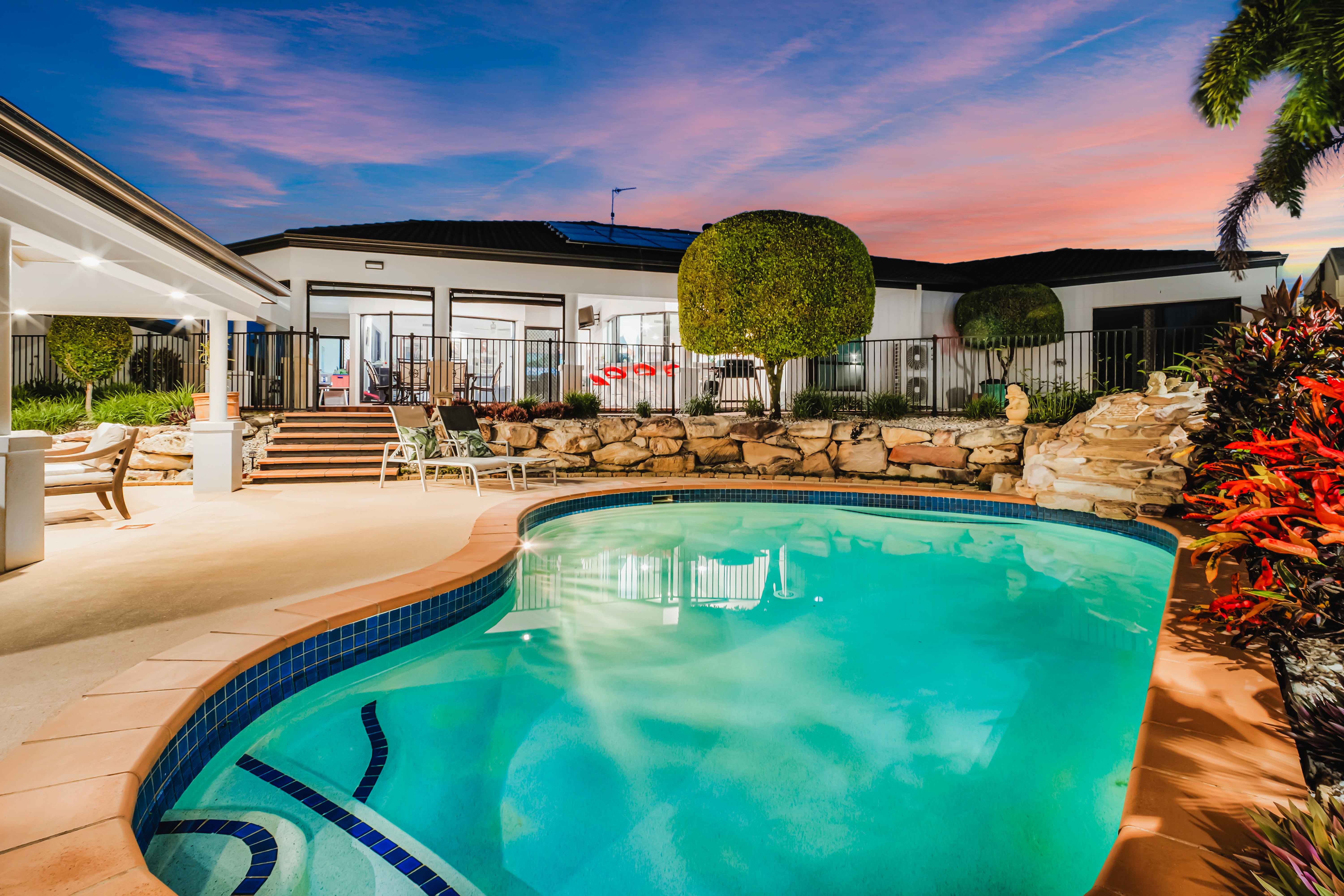 9 Leeds Close, Arundel, QLD 4214