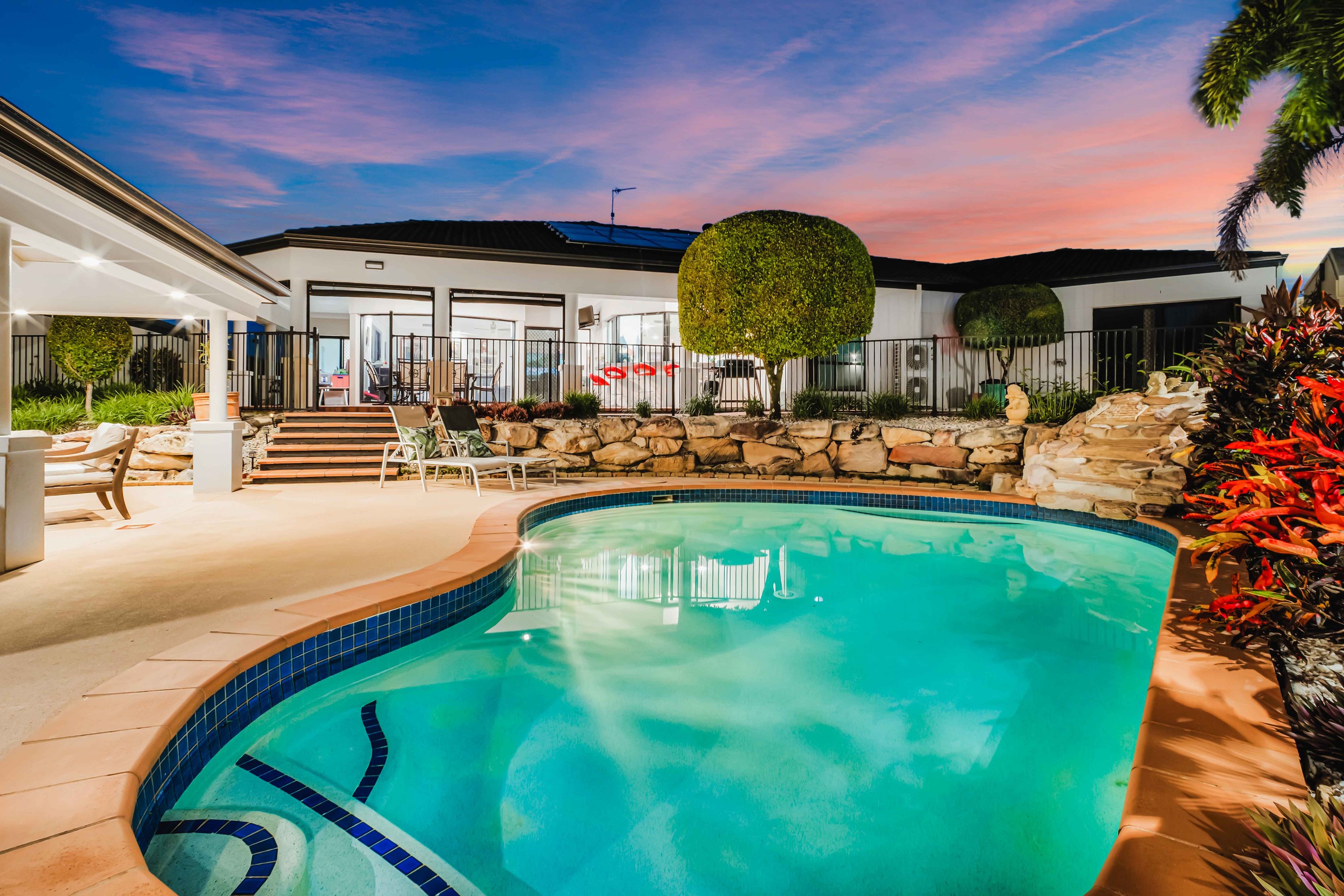 9 Leeds Close, Arundel, QLD 4214