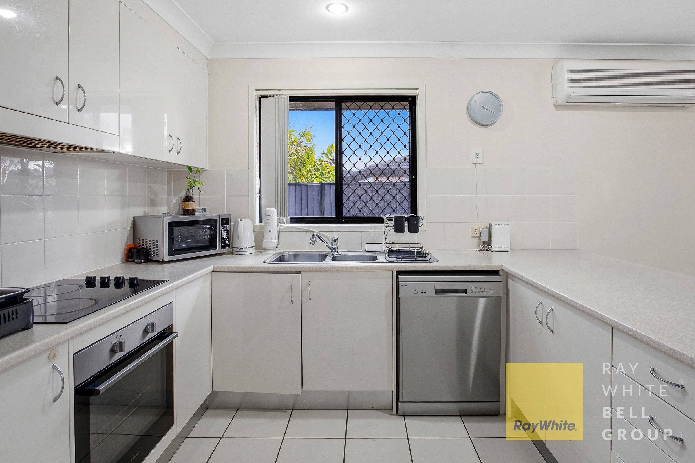 1 Taske Rise, Pacific Pines, QLD 4211