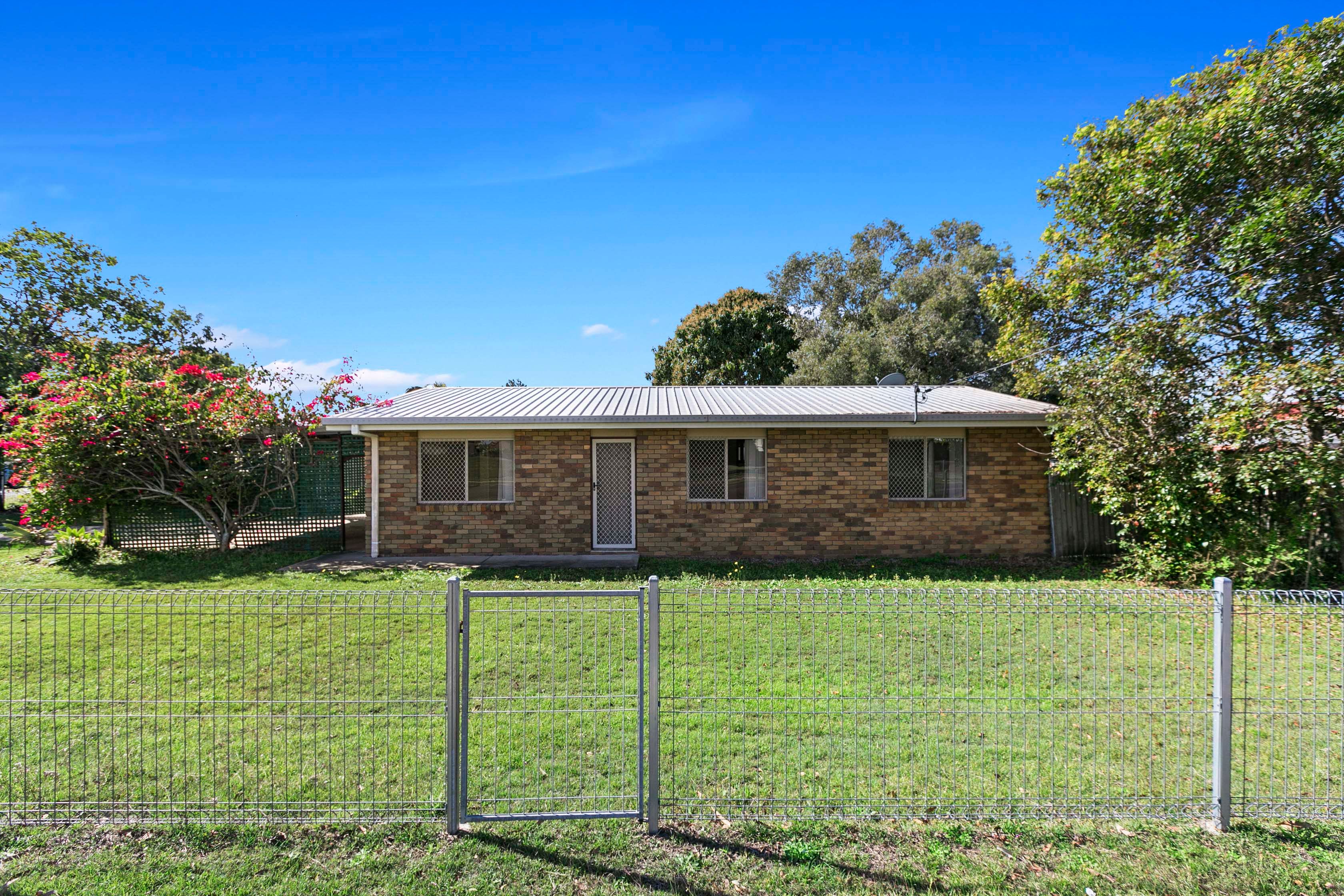 30 Caringa Street, Urangan, QLD 4655