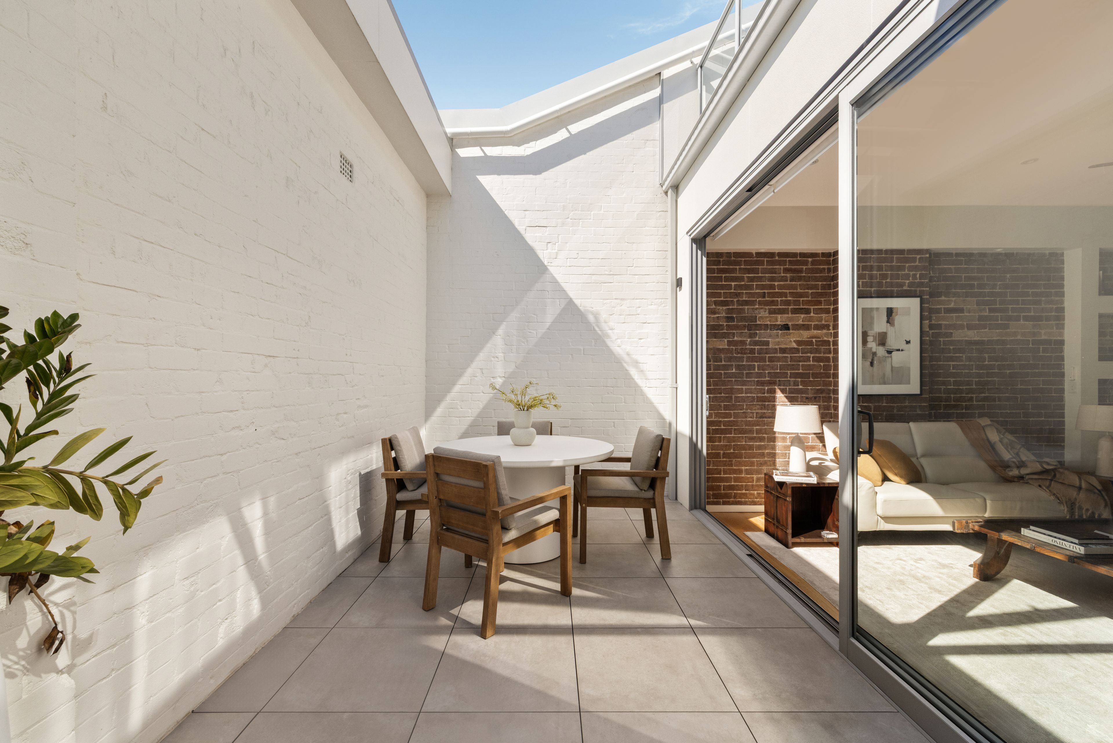 408/12 Primrose Avenue — photo 3 of 13