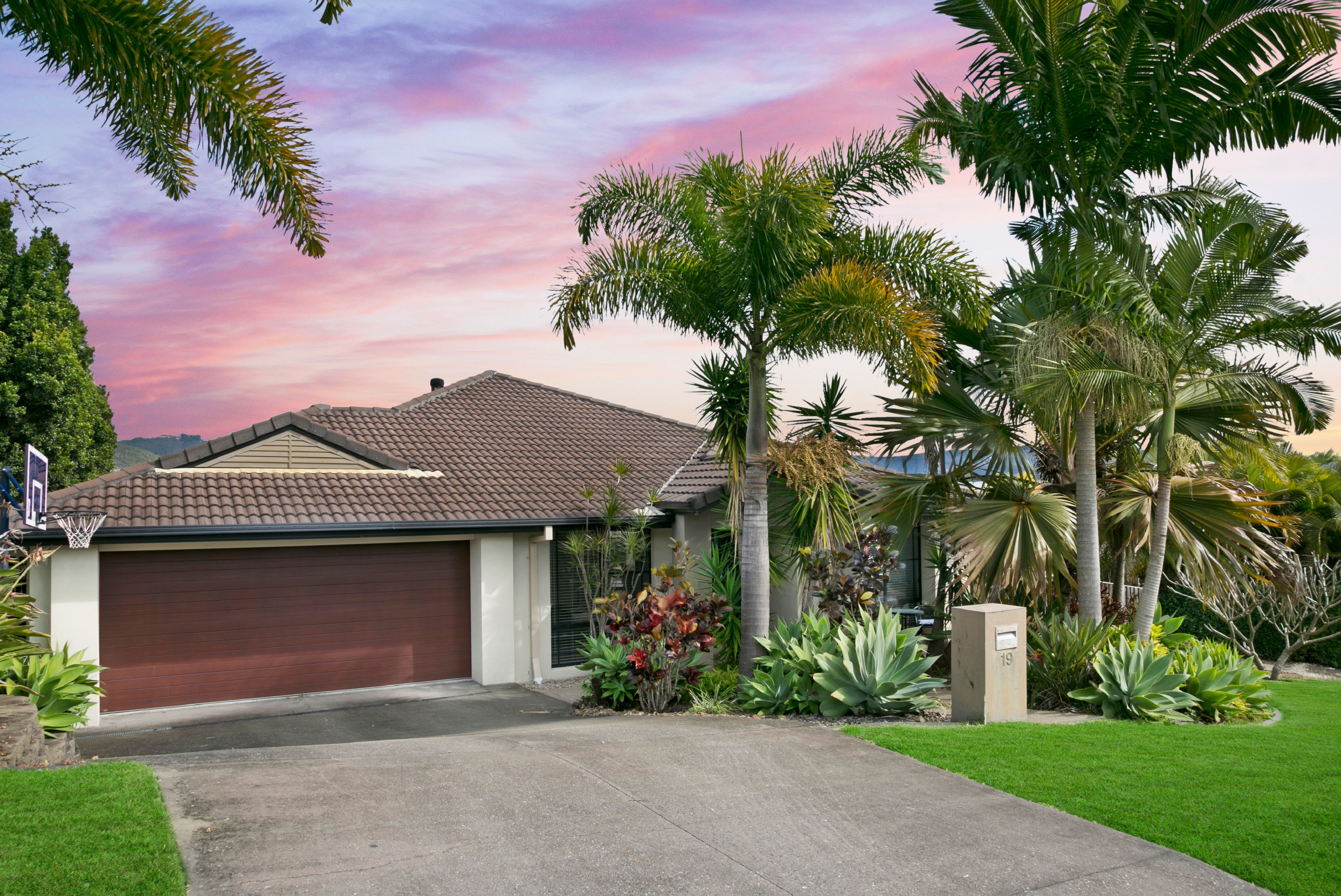 19 Hewson Court, Mudgeeraba, QLD 4213 Sold House Ray White Robina