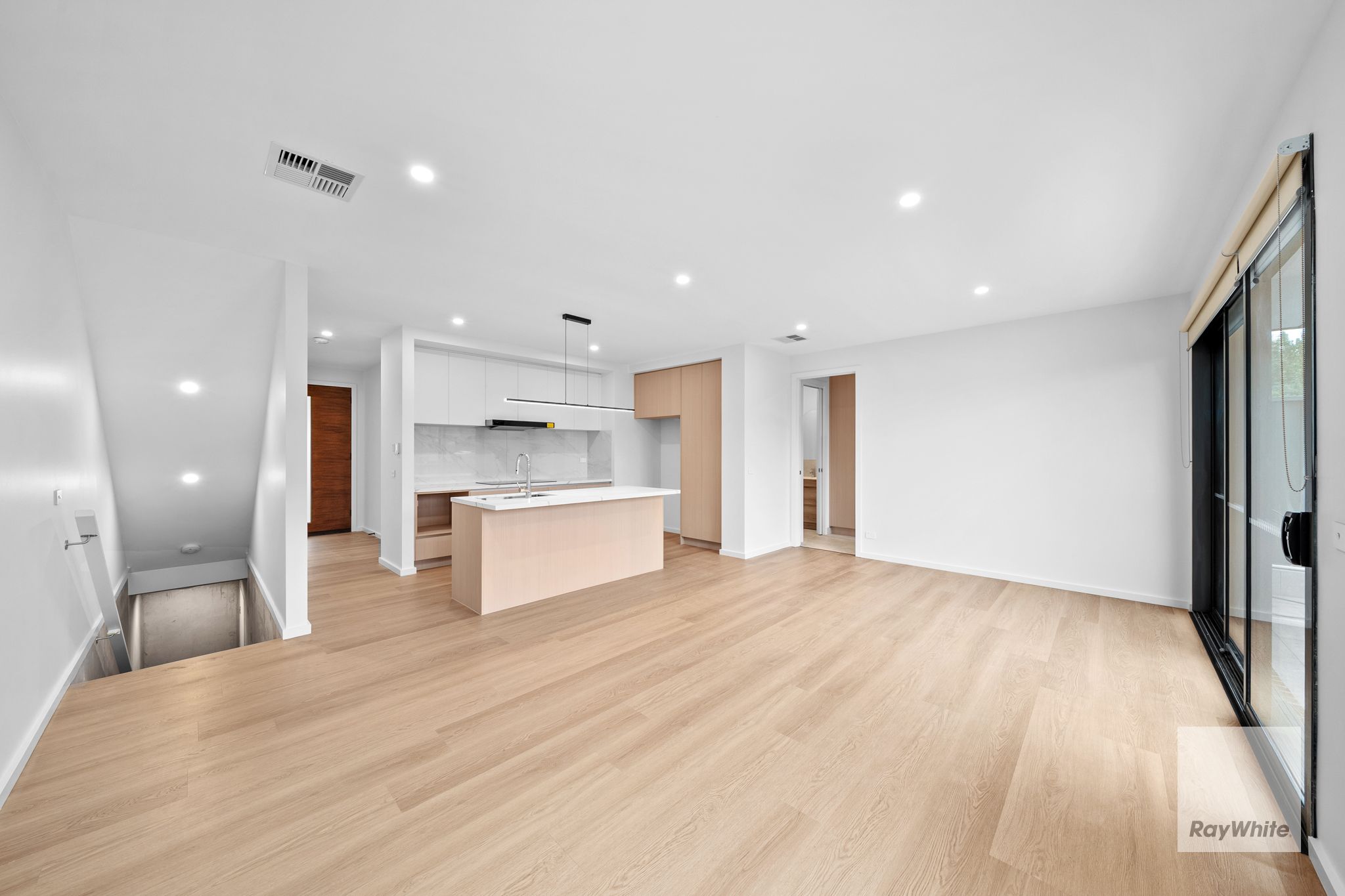 3-4/17 Worrall Street — photo 3 of 15