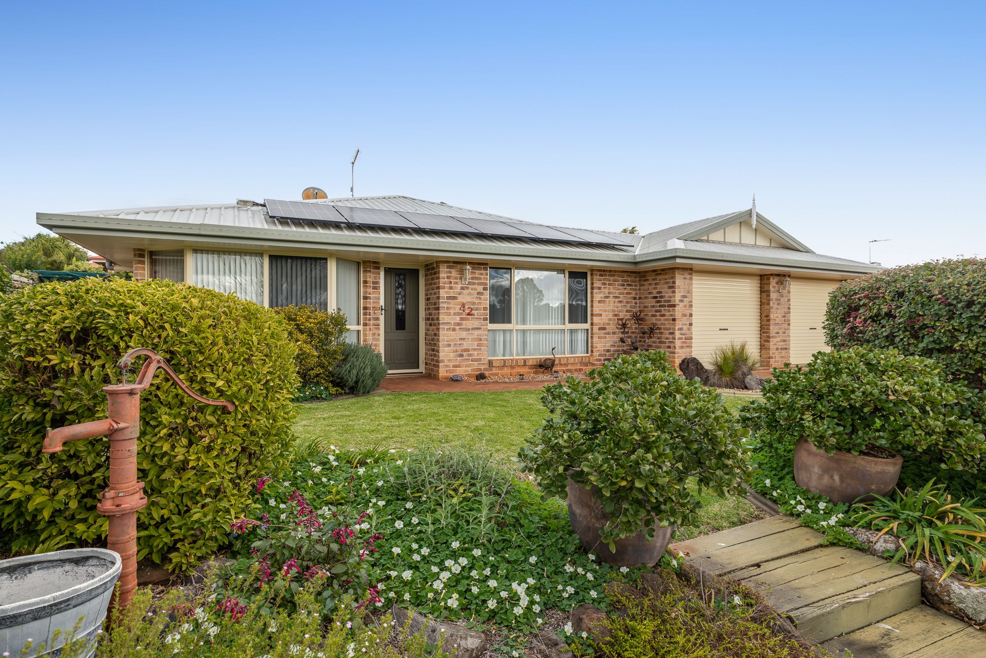 42 Lorraine Crescent — photo from Ray White Toowoomba