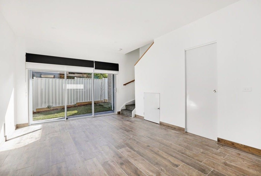 2/17 Fidge Court, Jacana, VIC 3047