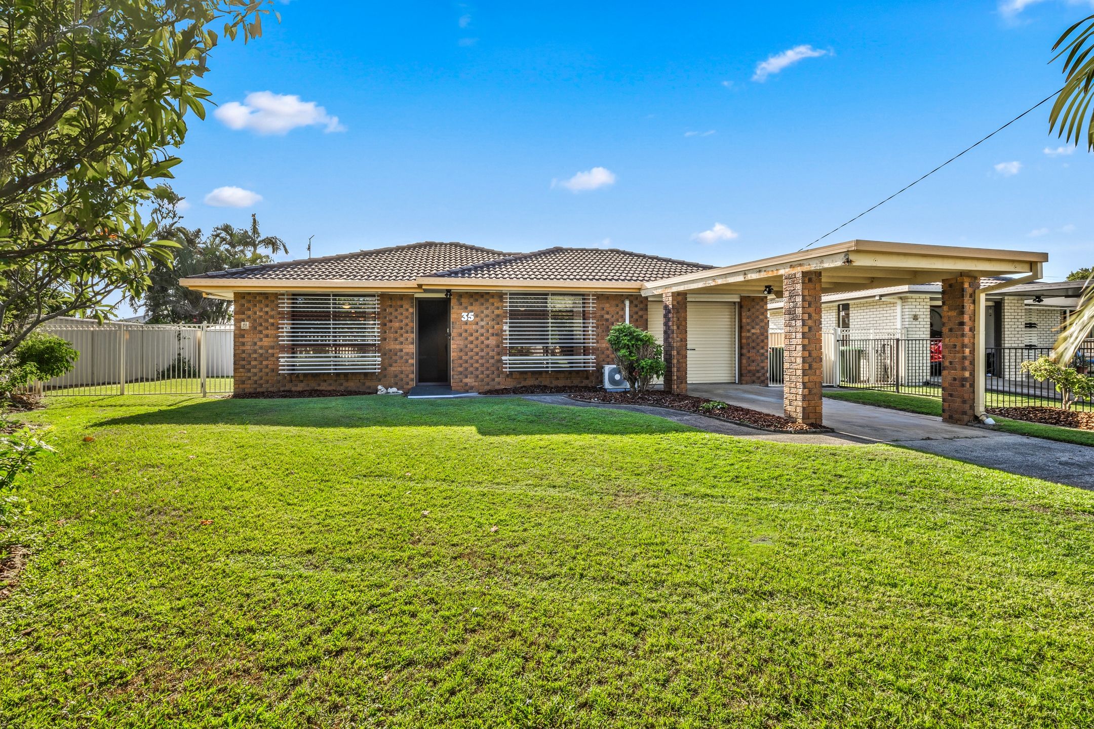 35 Ilaroo Crescent, Warana, QLD 4575