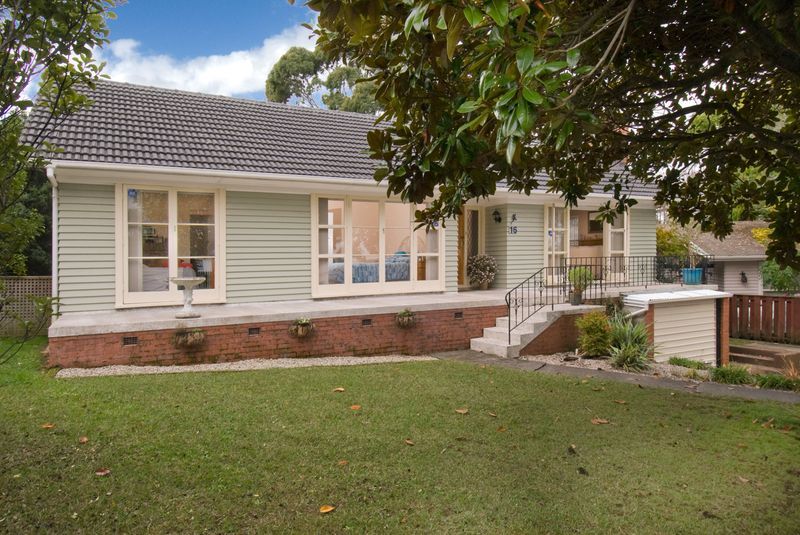 16 Andrew Road, Howick, Manukau City