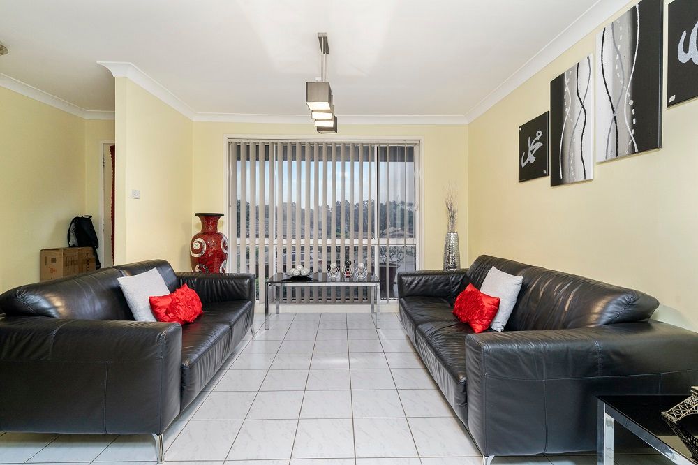 9 Albillo Place, Eschol Park, NSW 2558