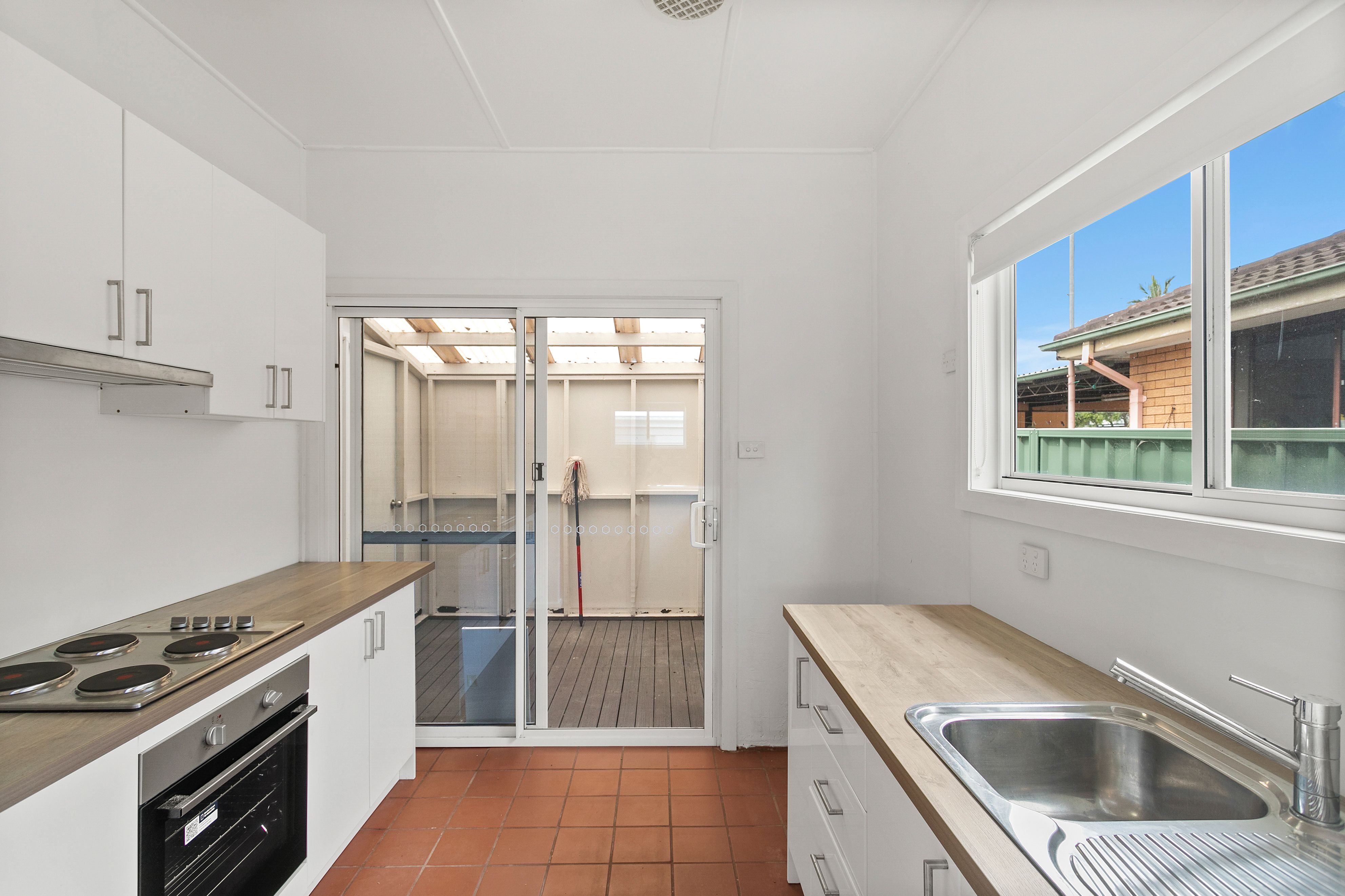 4 The Boulevarde, Oak Flats, NSW 2529