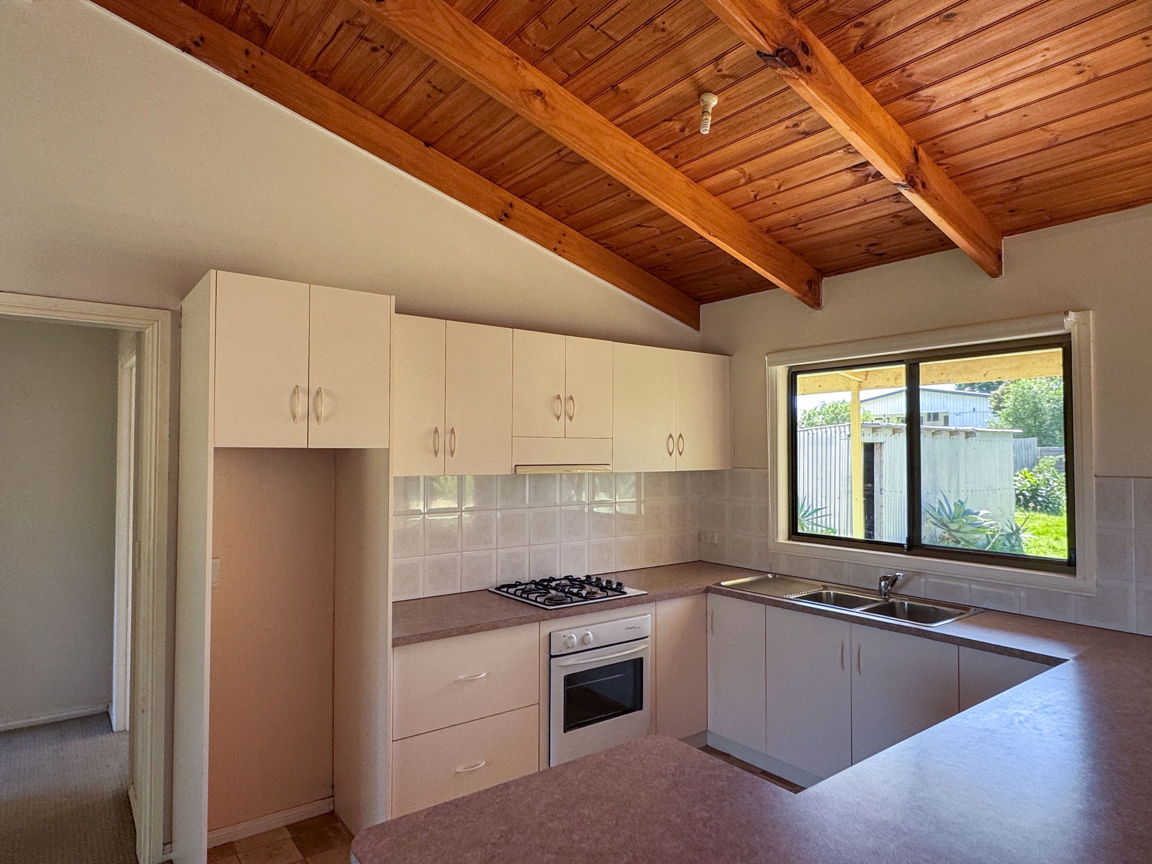 11 Churchill Drive — photo 6 of 14