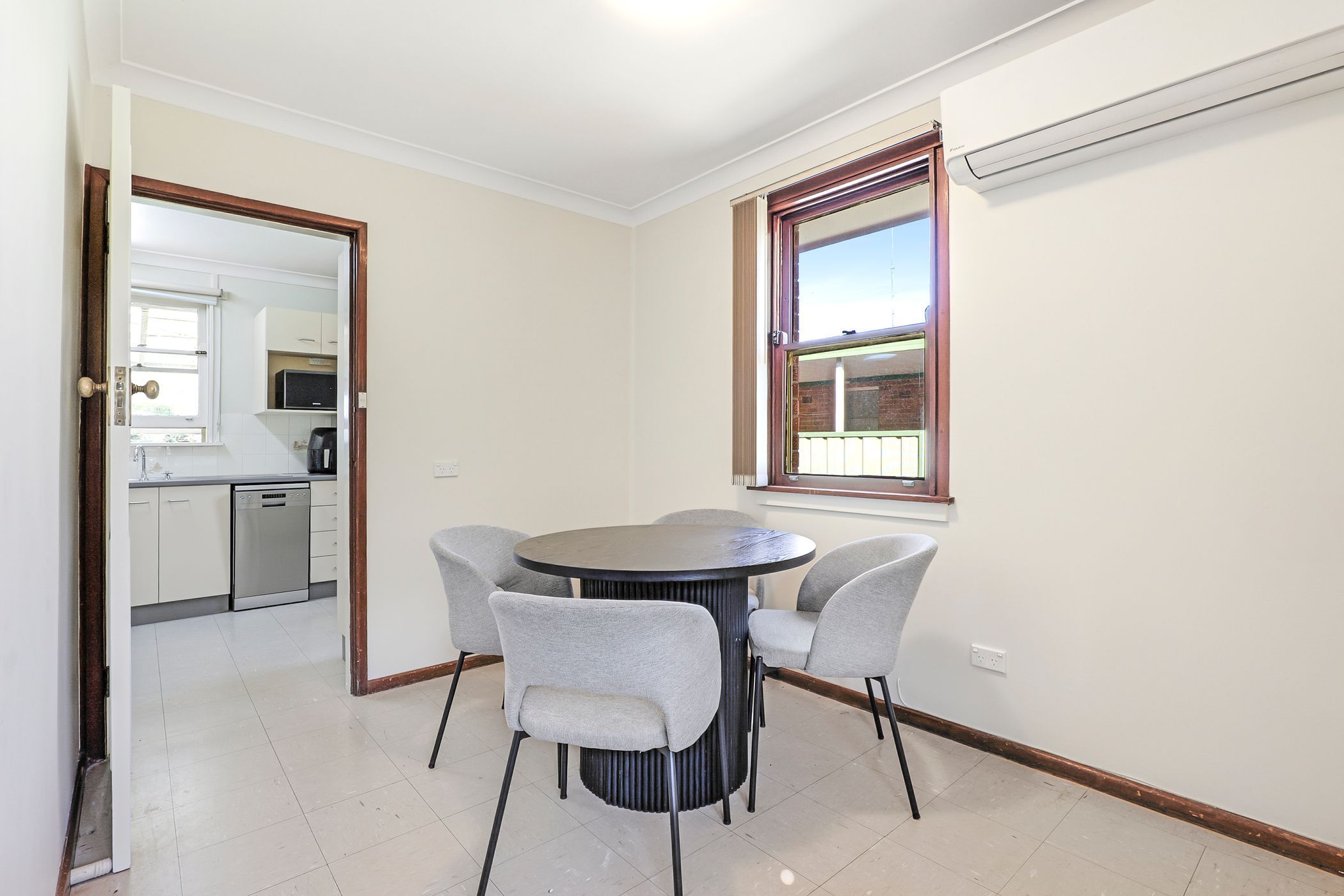 20 Luttrell Street — photo 4 of 12