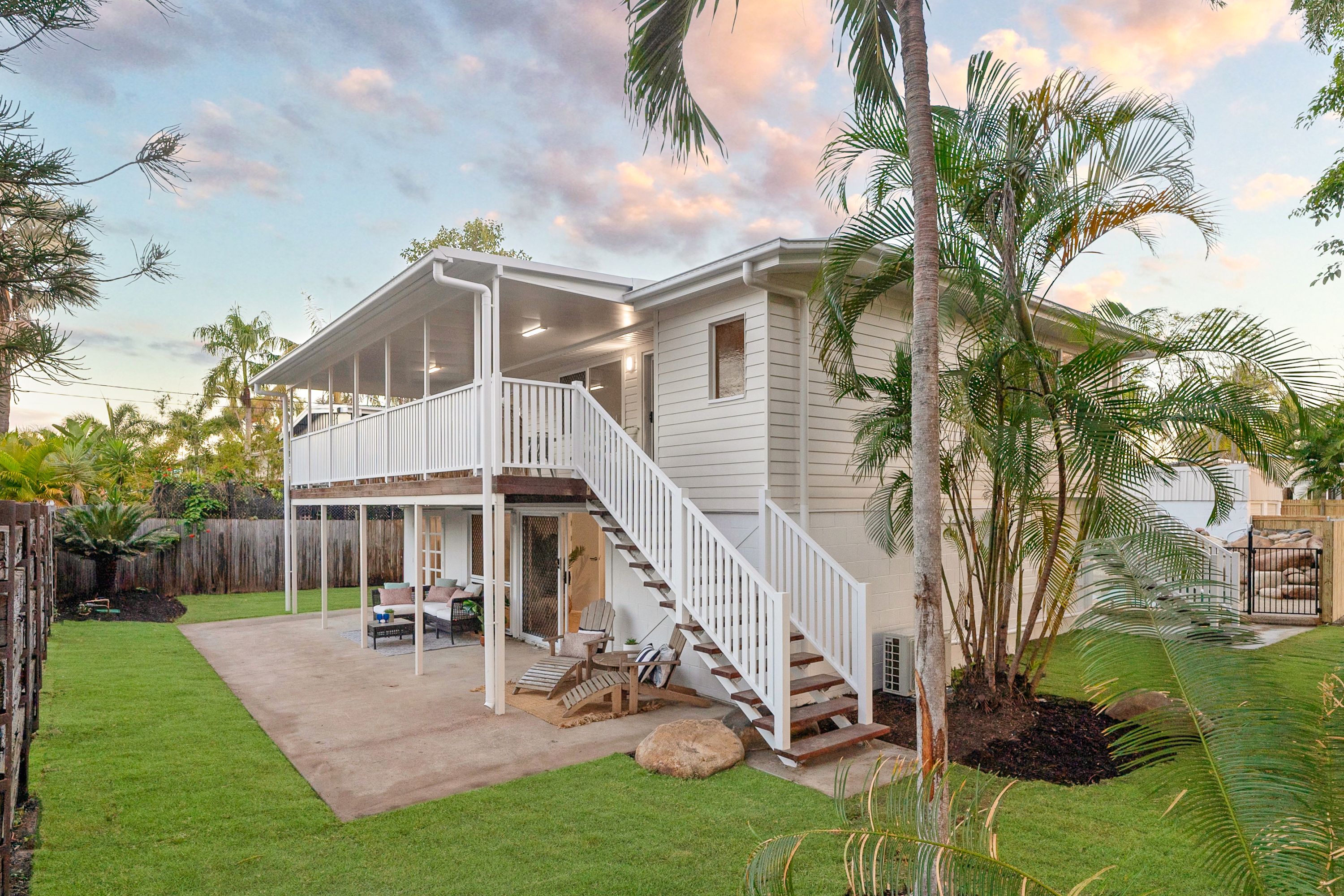1 Reef Street, Saunders Beach, QLD 4818