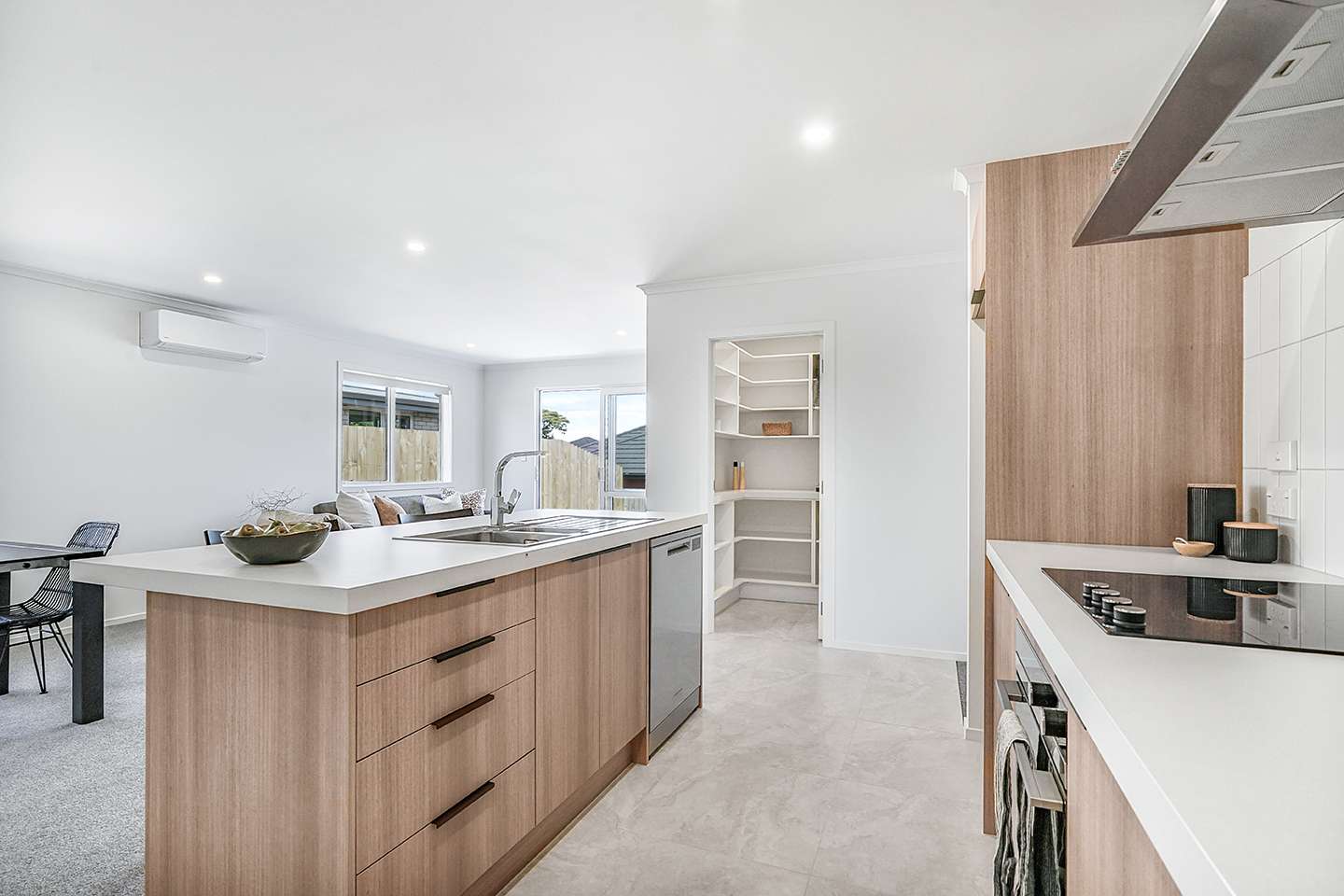 4 Vicarage Lane photo 2