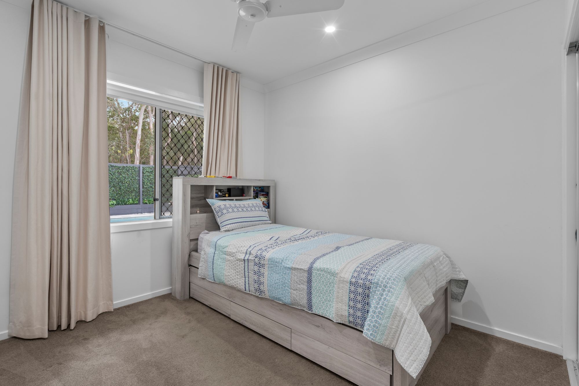 145 Ashwood Circuit — photo 12 of 21