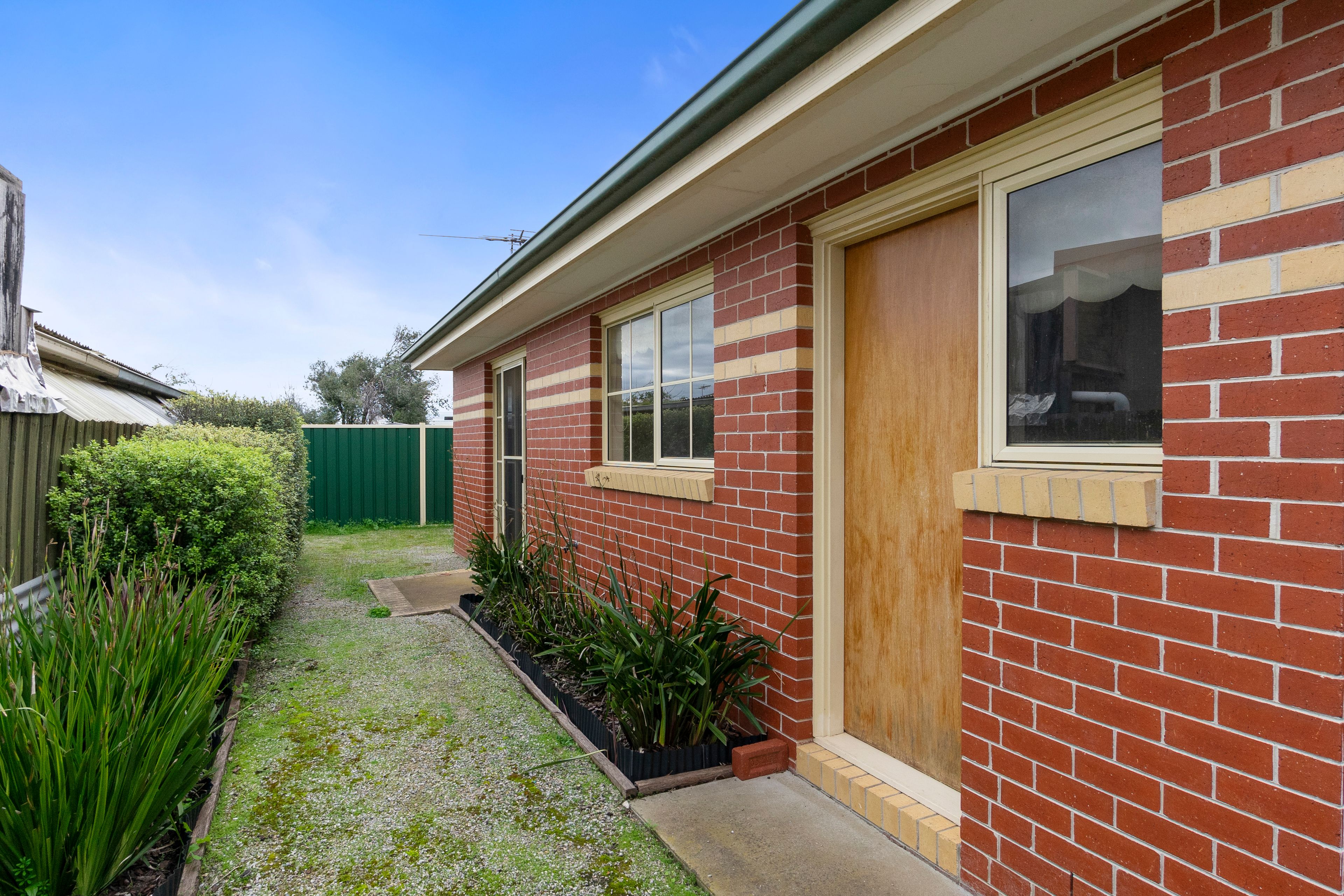2/14 West County Drive, Wyndham Vale, VIC 3024