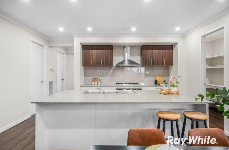 553 Cameron Street — photo 4 of 30