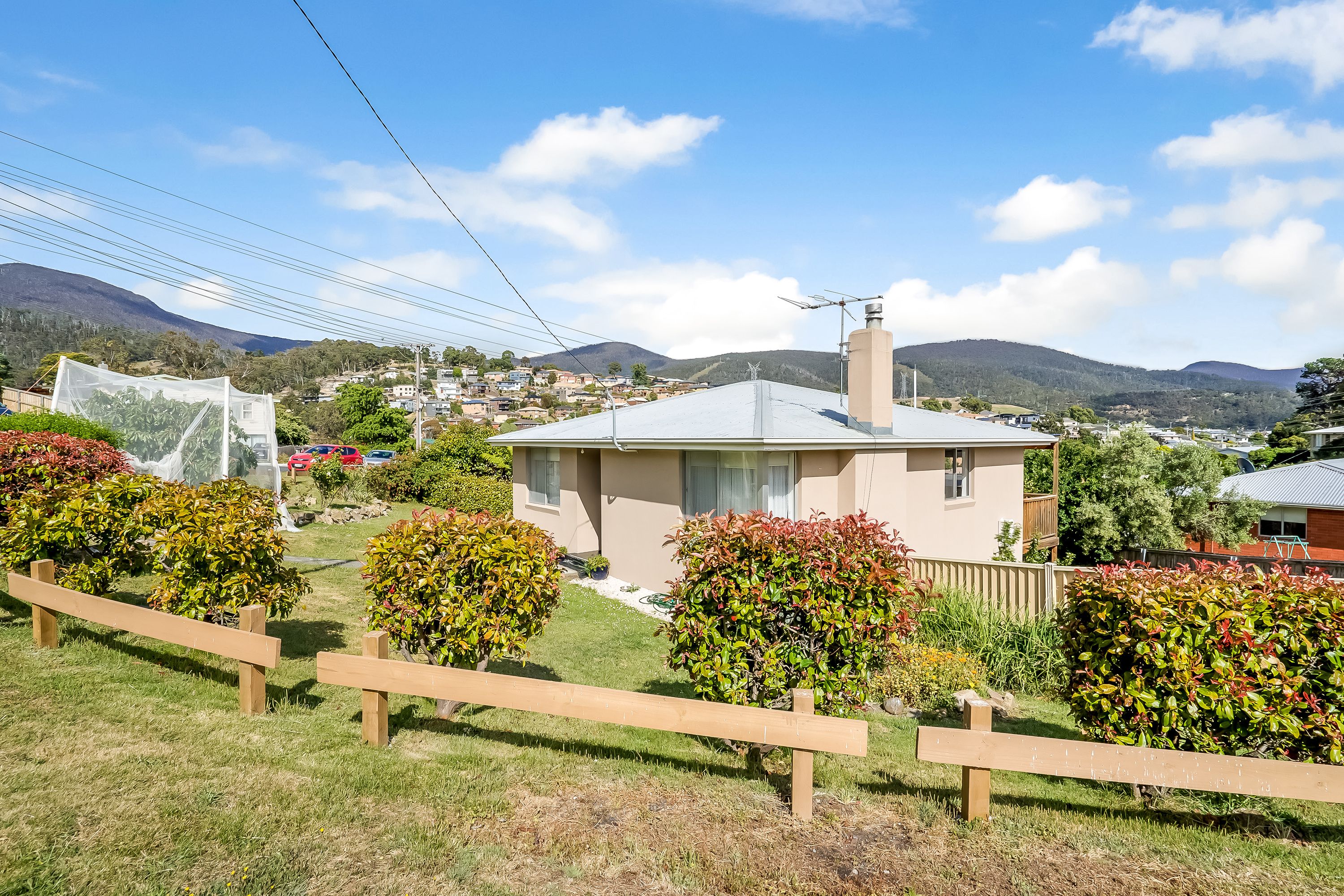 10 Devines Road, Glenorchy TAS 7010