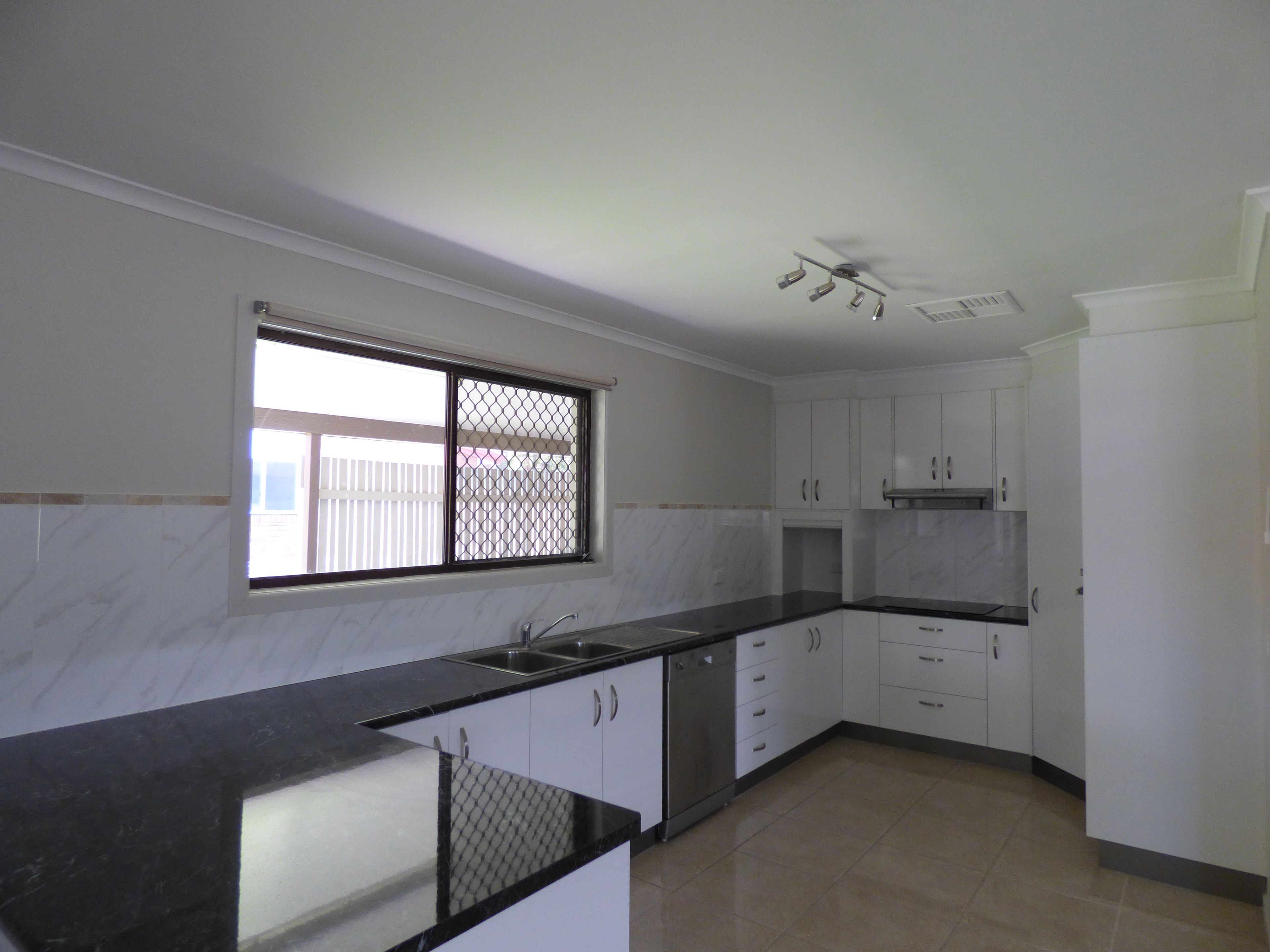 21 Alexander Avenue, Roma, QLD 4455