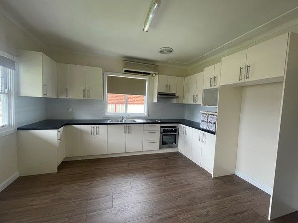 17 Parkin Road, Colyton, NSW 2760