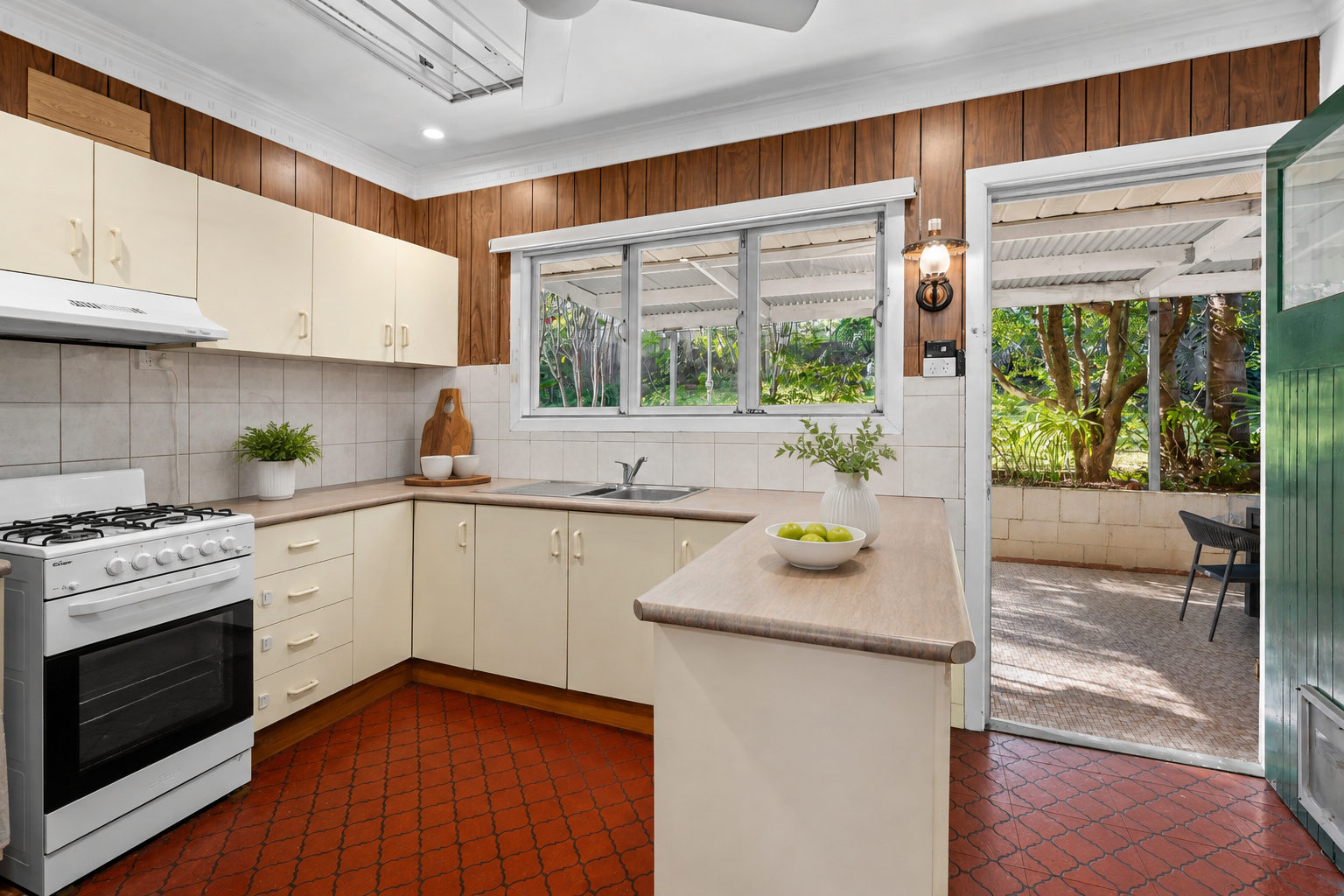 20 La Monte Street — photo 3 of 24