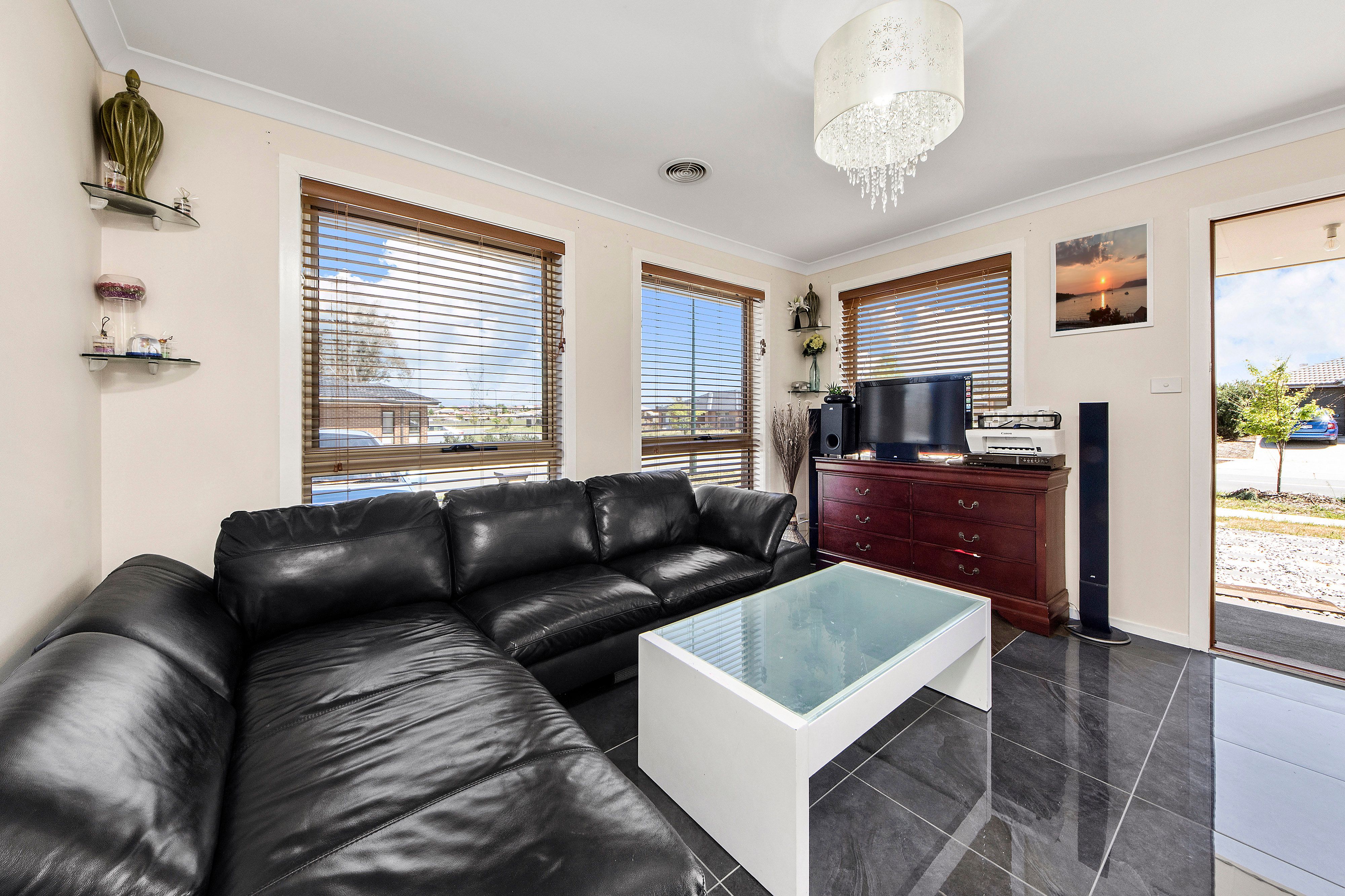 1 Carman Loop, Macgregor, ACT 2615