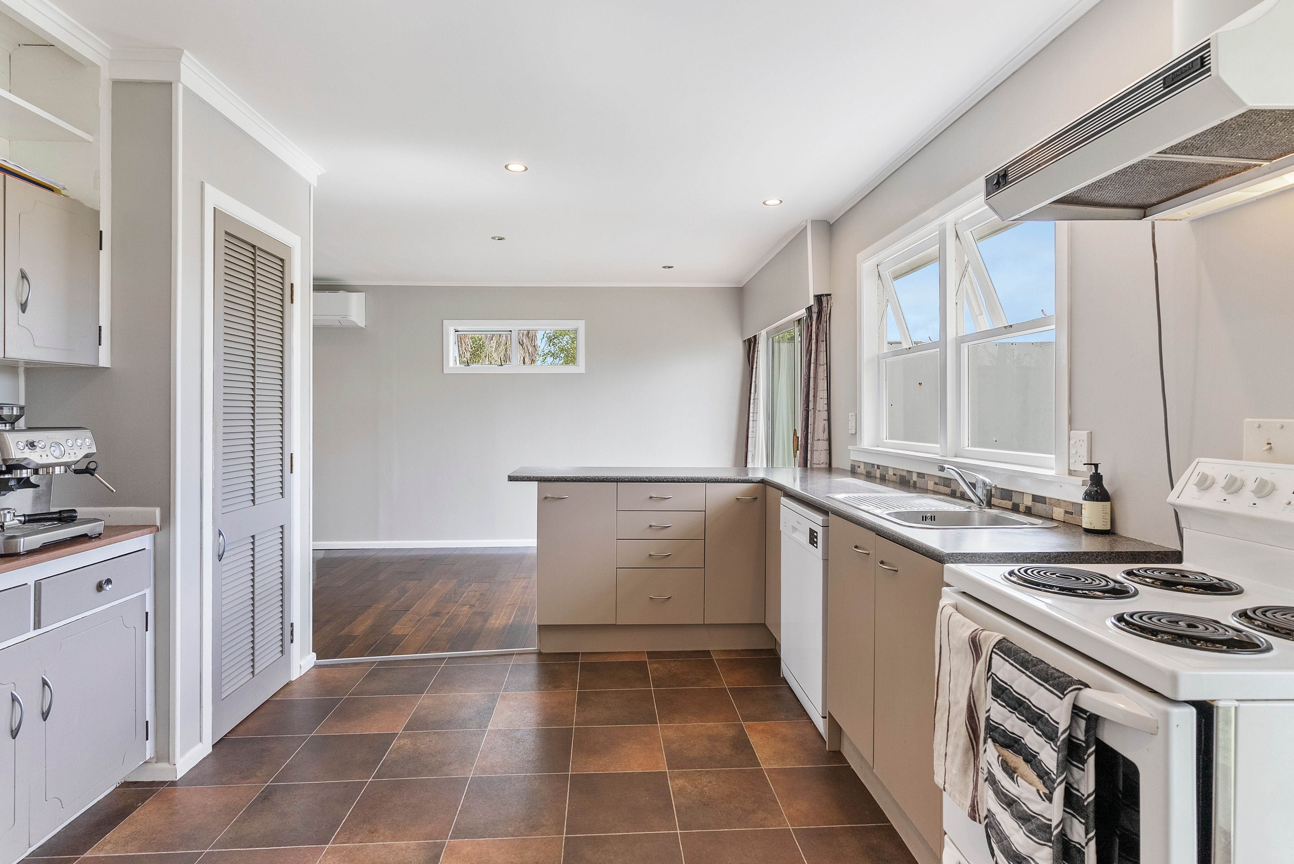 68 Second View Avenue, Beachlands, Manukau City
