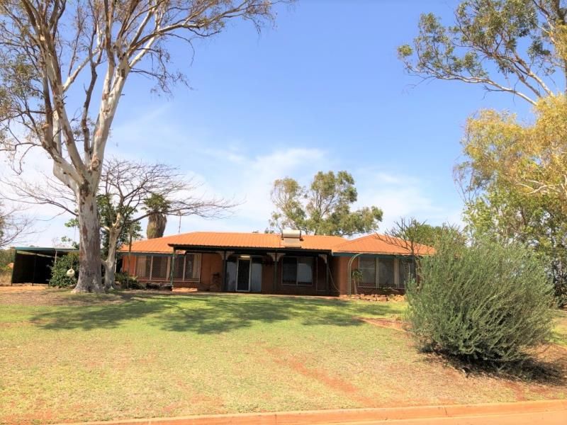 2 Oakover Crescent, Dampier, WA 6713