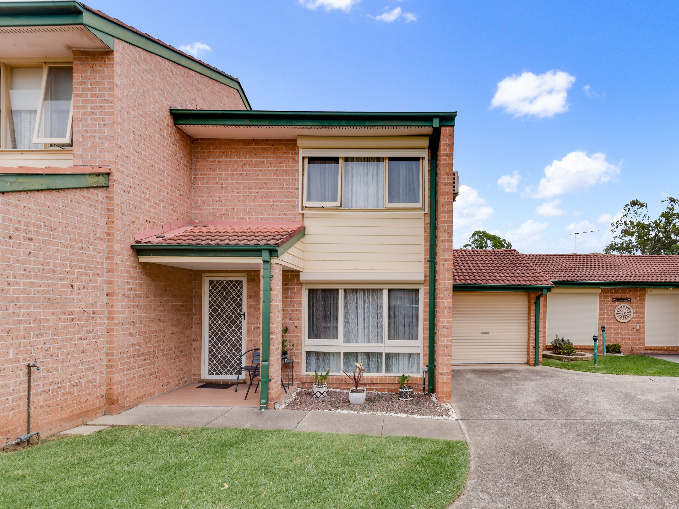 13/7 Hanlon Close, Minto, NSW 2566