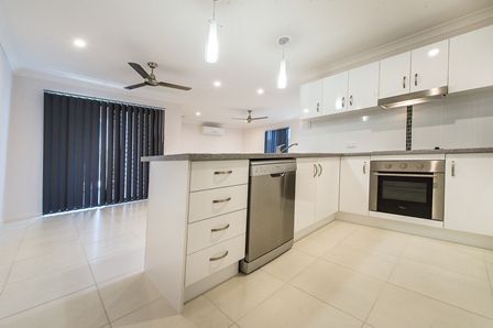 2/19 Miles Street, Berserker, QLD 4701