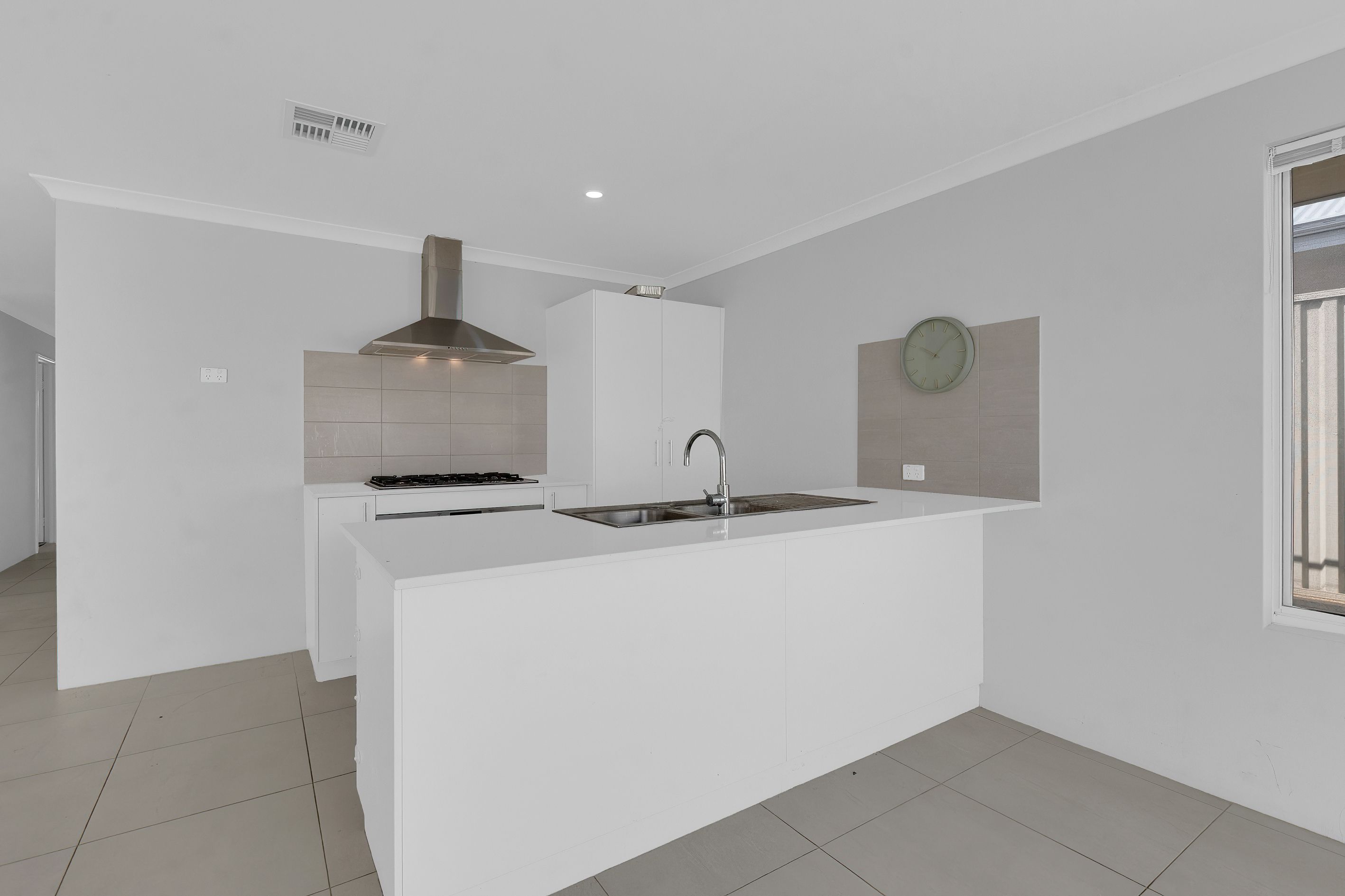 33 Golden Bay Drive — photo 7 of 18