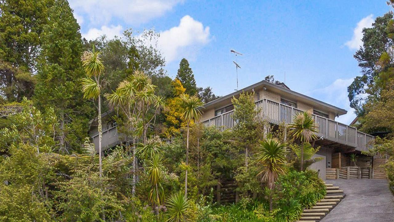 25 Wirihana Road, Titirangi, Waitakere City