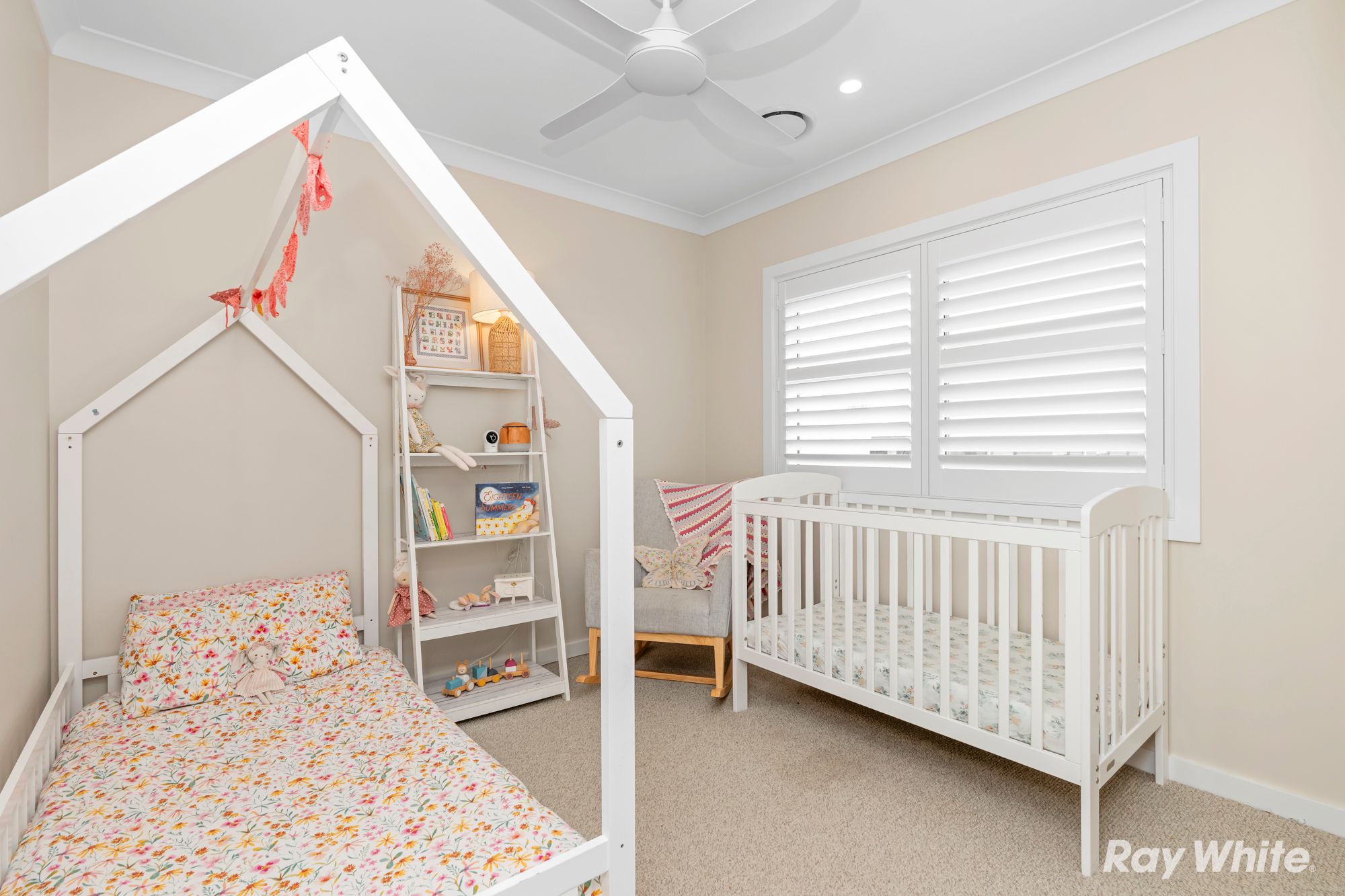 11 Lawrence Avenue — photo 16 of 25