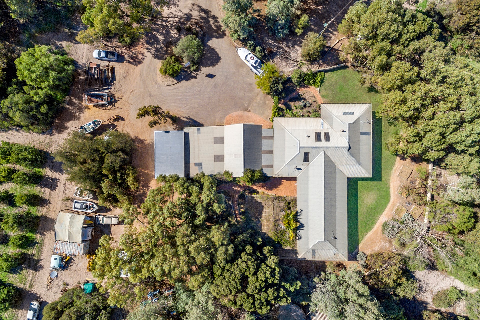 33 McConkey Road, Greenough, WA 6532