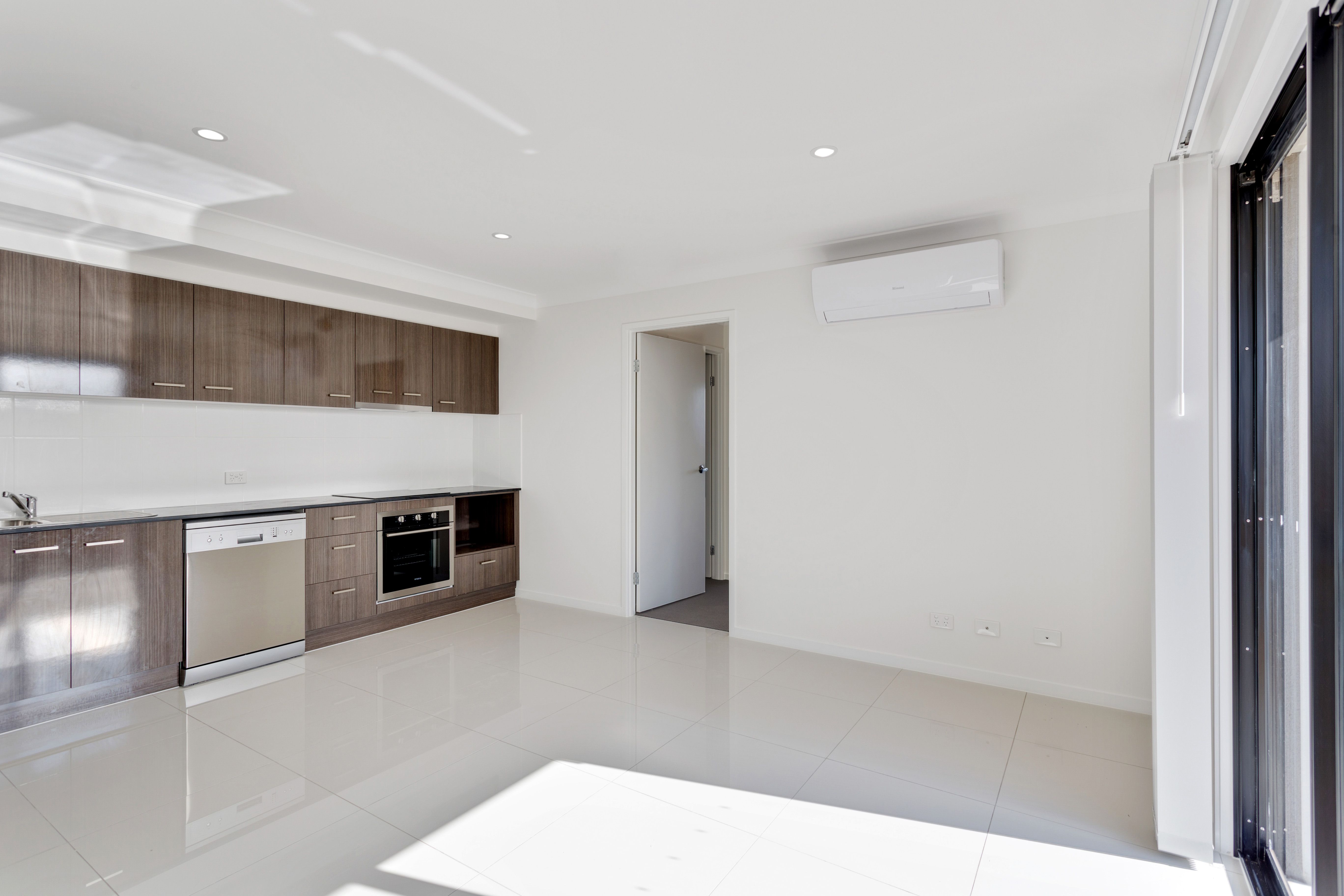 2/45 Myrtleford Crescent, CAMBOOYA, QLD 4358