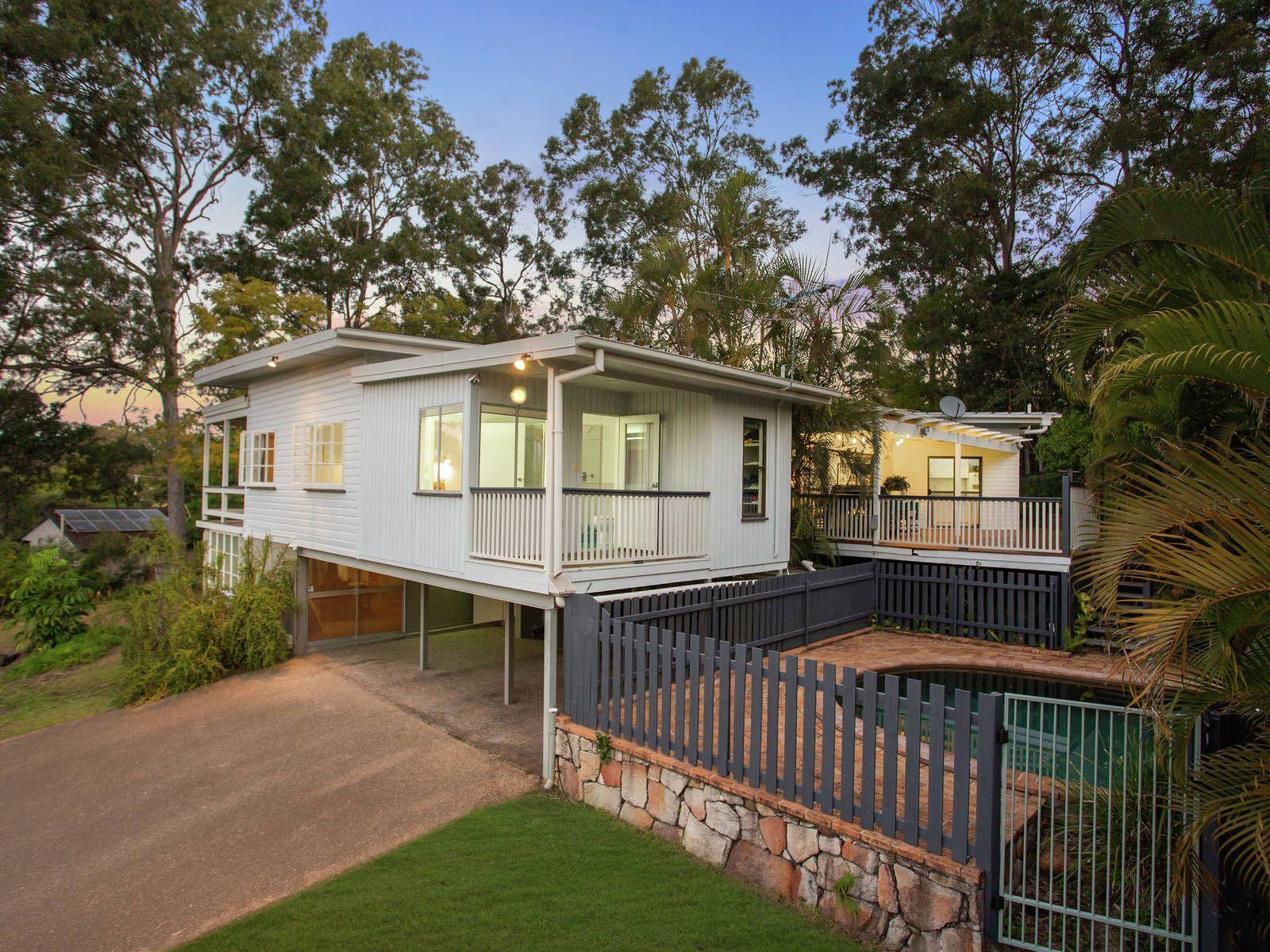 5 - 7 Stonehenge Street, Chapel Hill, QLD 4069
