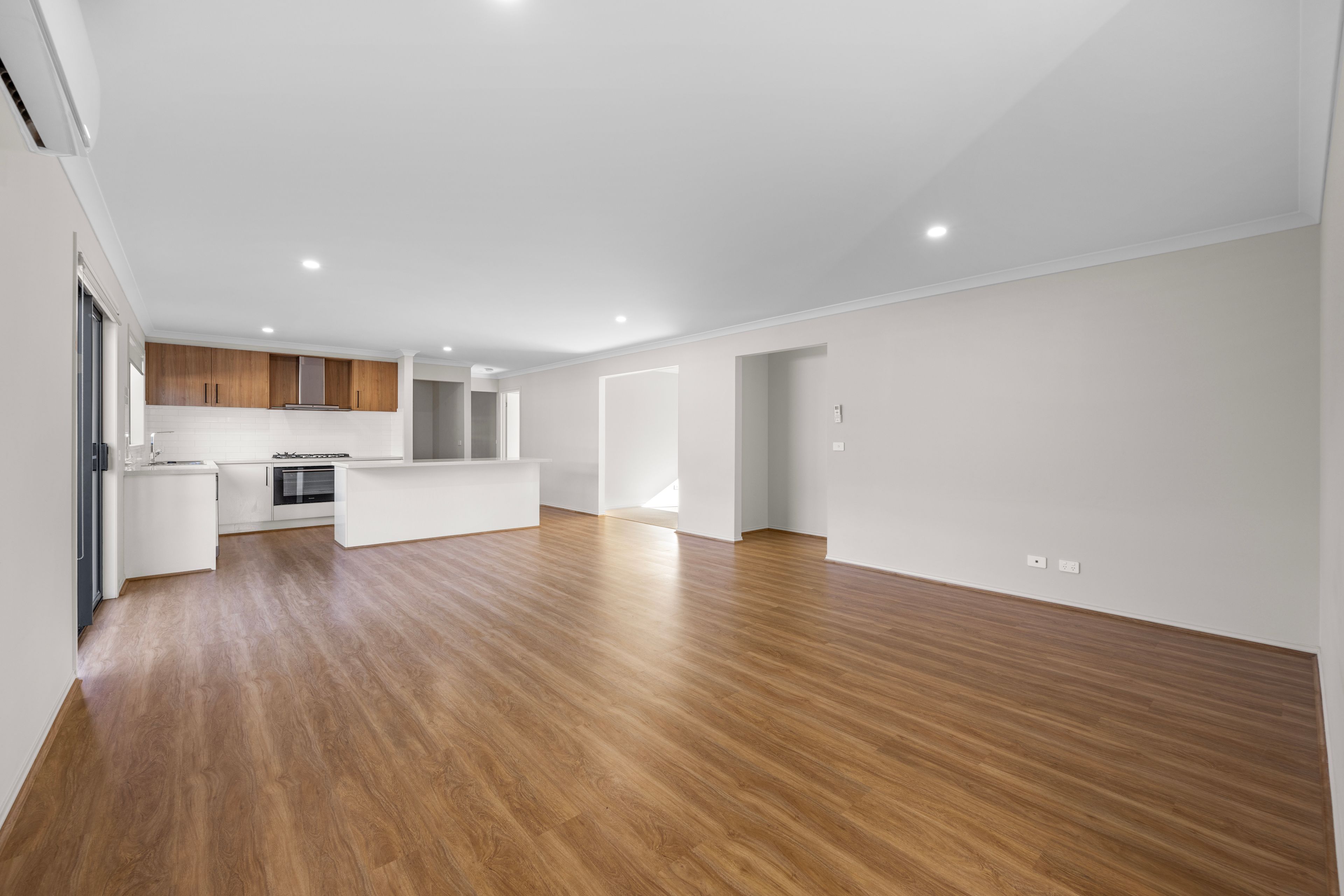 25 McRae Drive — photo 3 of 8