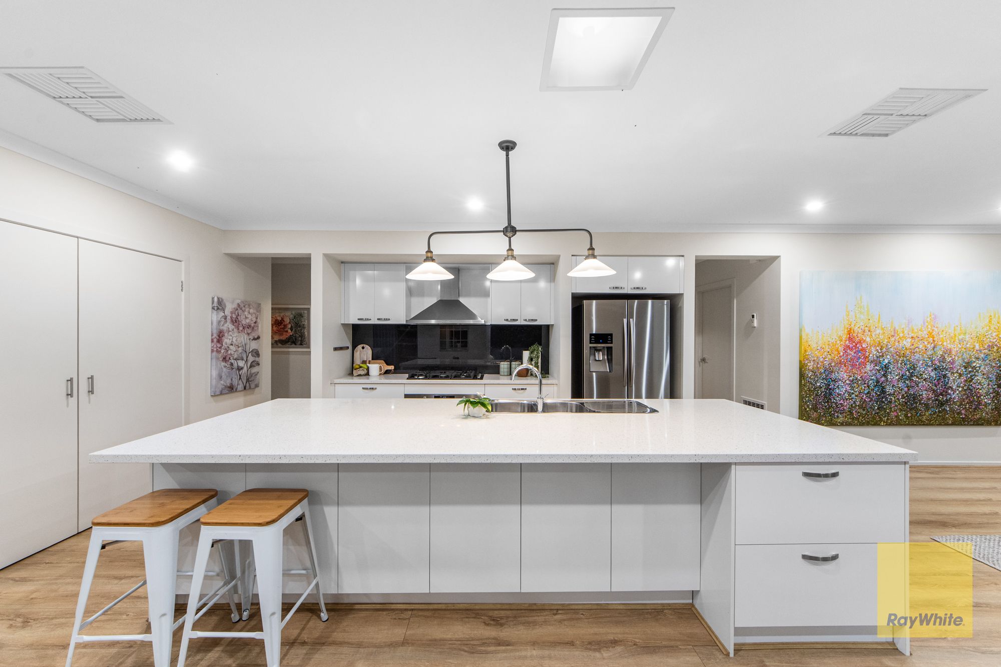 27 Albanvale Drive — photo 6 of 20