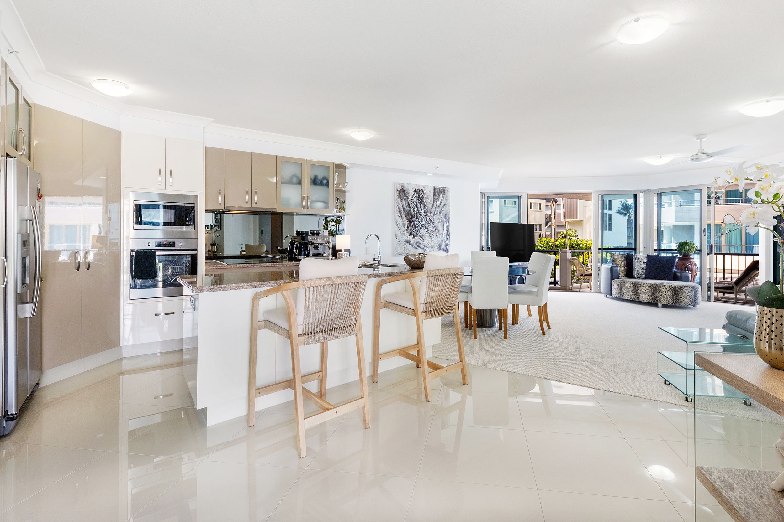 8/100 Old Burleigh Road, Broadbeach, QLD 4218