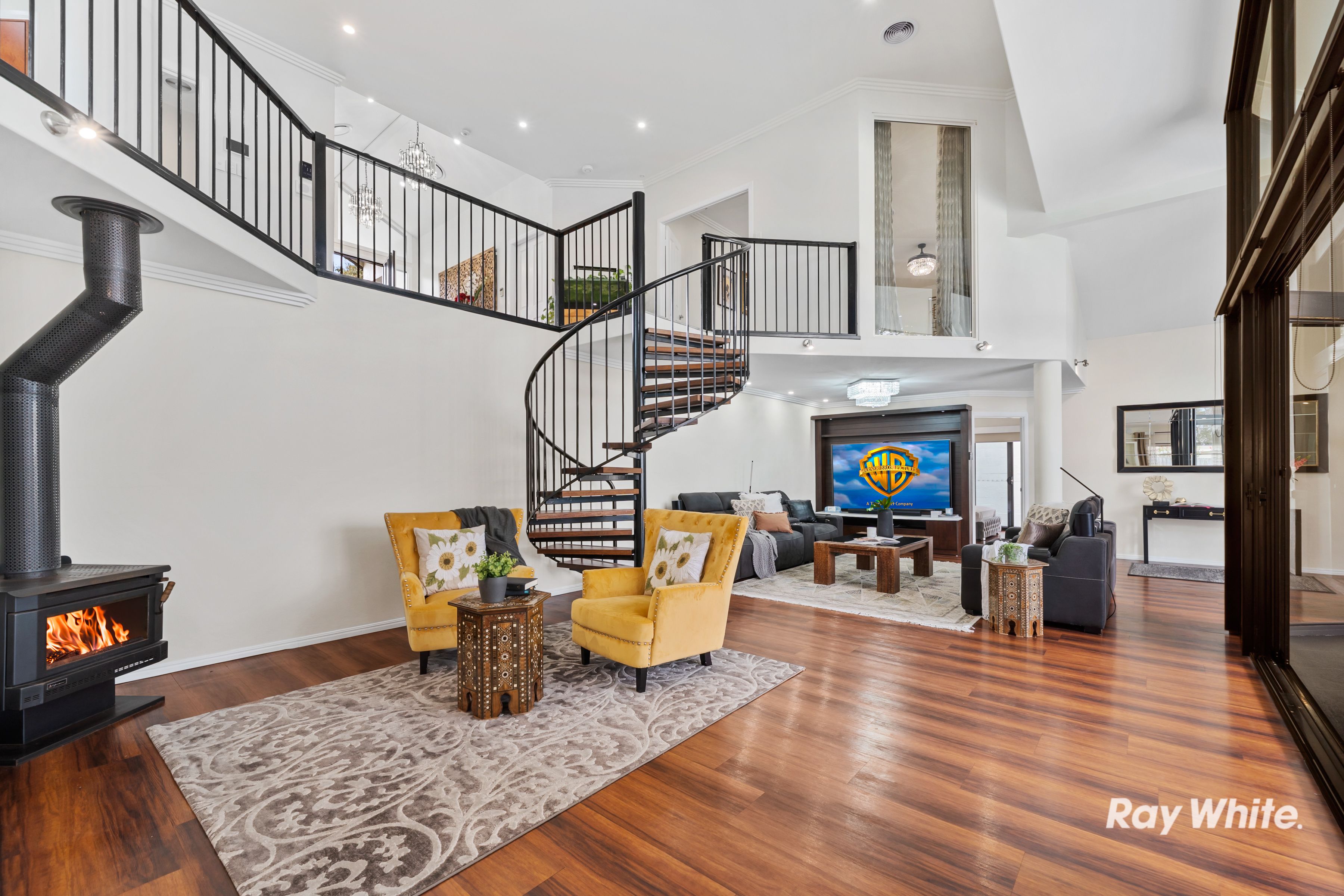 33-35 Bayview Drive — photo 3 of 30
