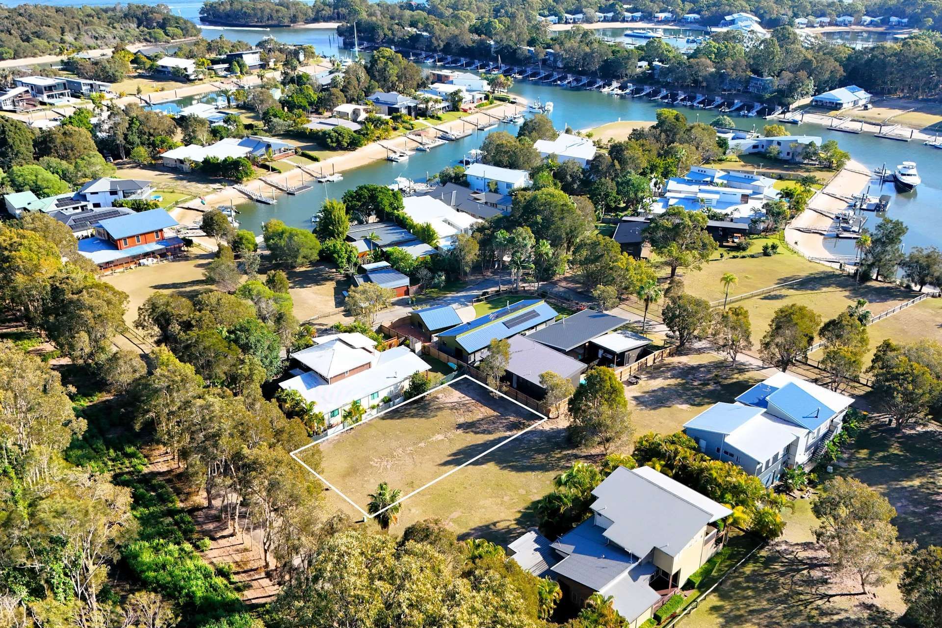 50 Doeblien Drive, South Stradbroke, QLD 4216