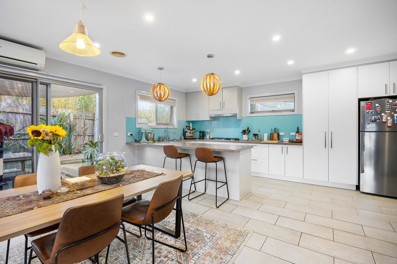 2/8 Cuthbert Road, Reservoir, VIC 3073