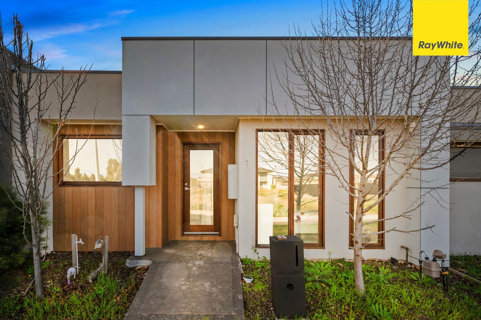 8 Oxbow Walk, Truganina VIC 3029