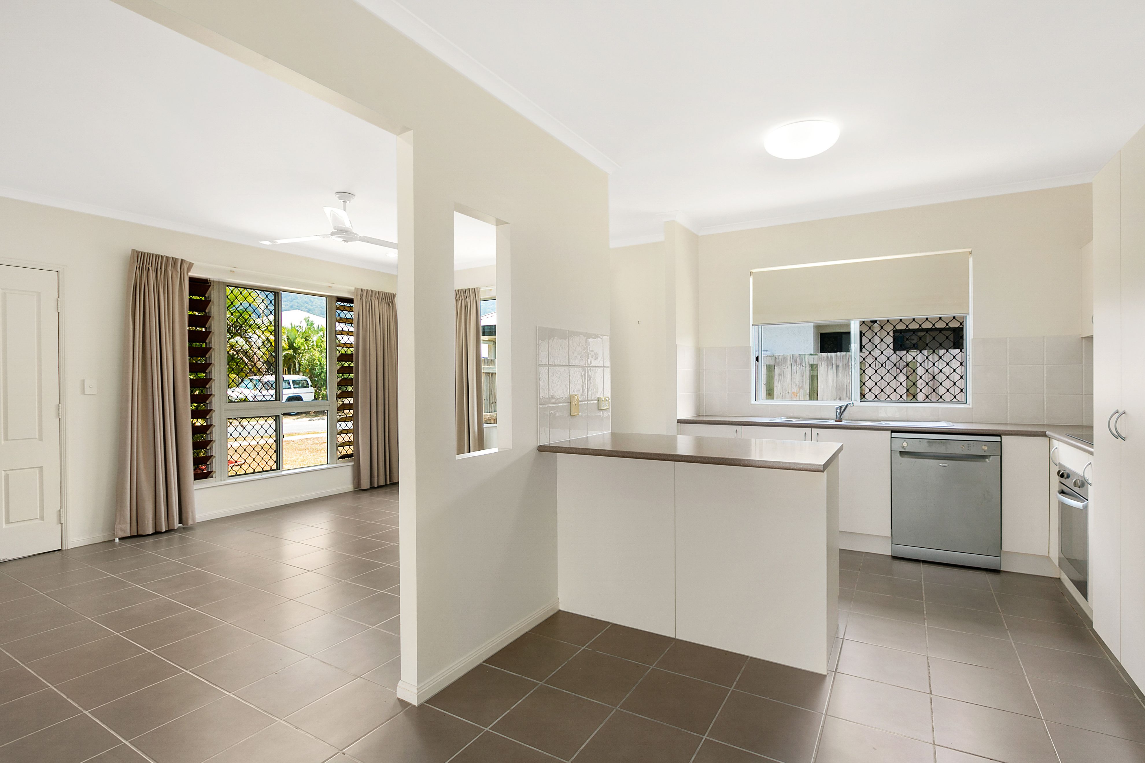 16 Hetherton Street, Smithfield, QLD 4878