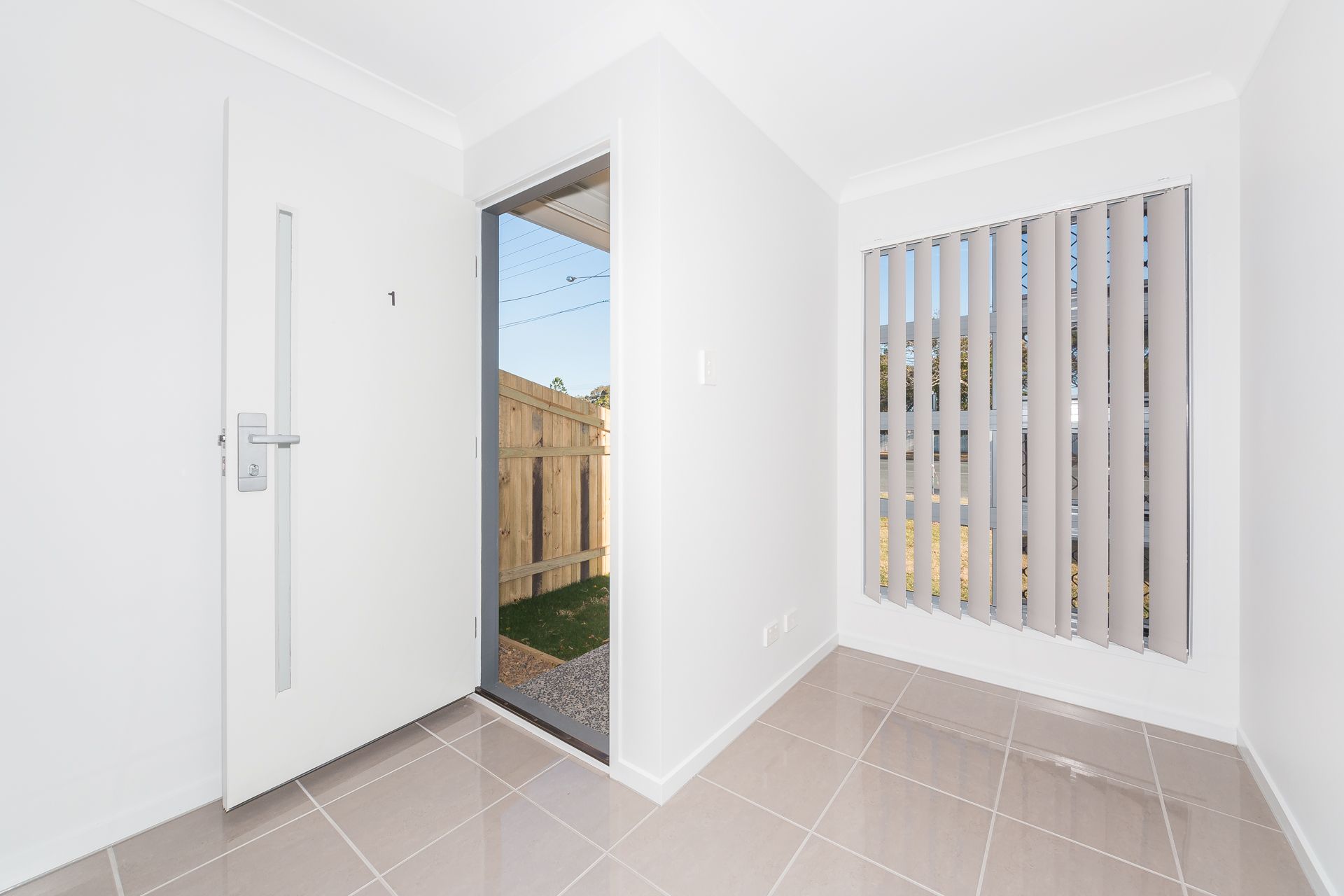 1/122a Klingner Road, Redcliffe, QLD 4020