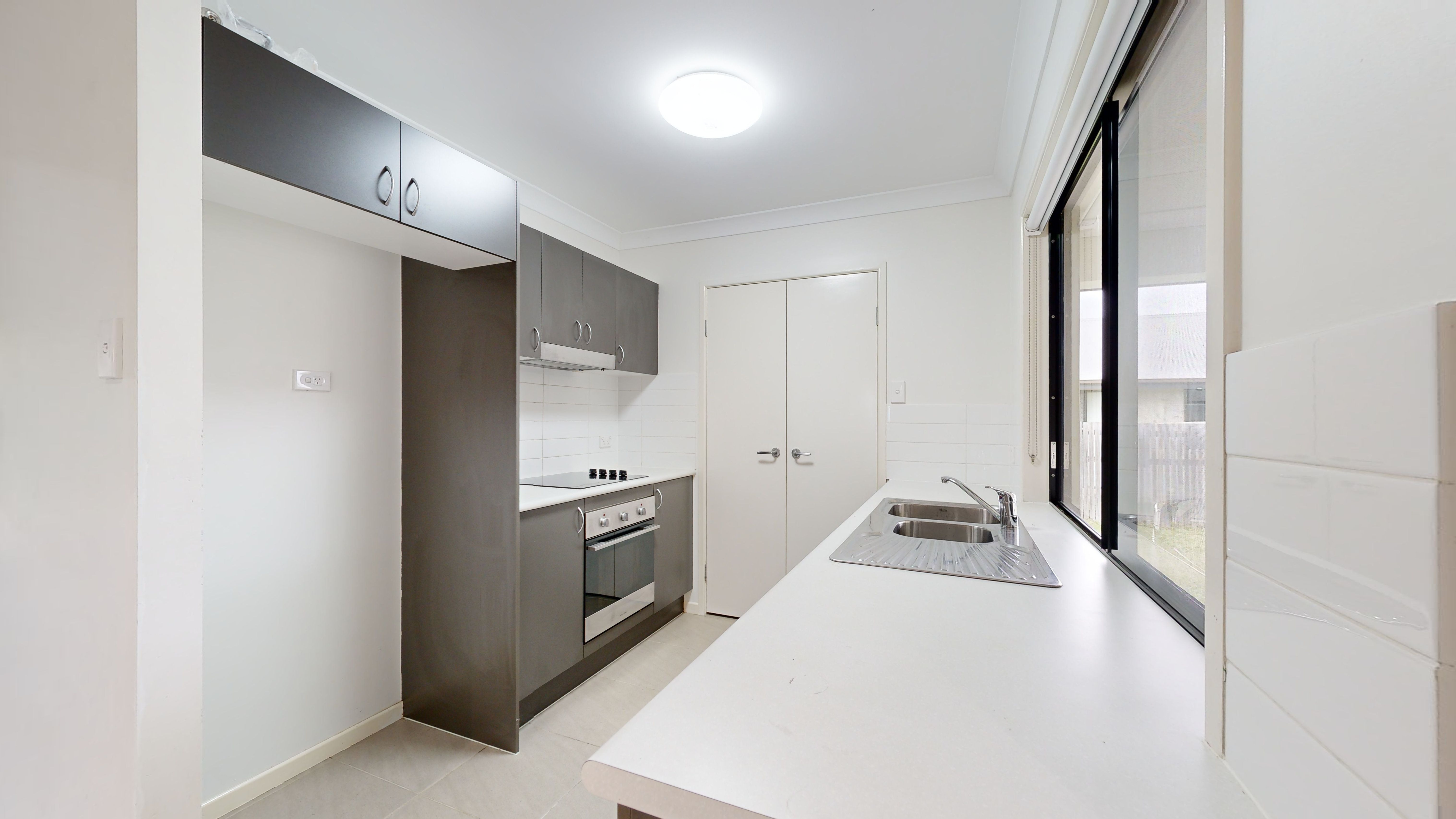 3 Wineglass Bay Avenue, Mount Low, QLD 4818