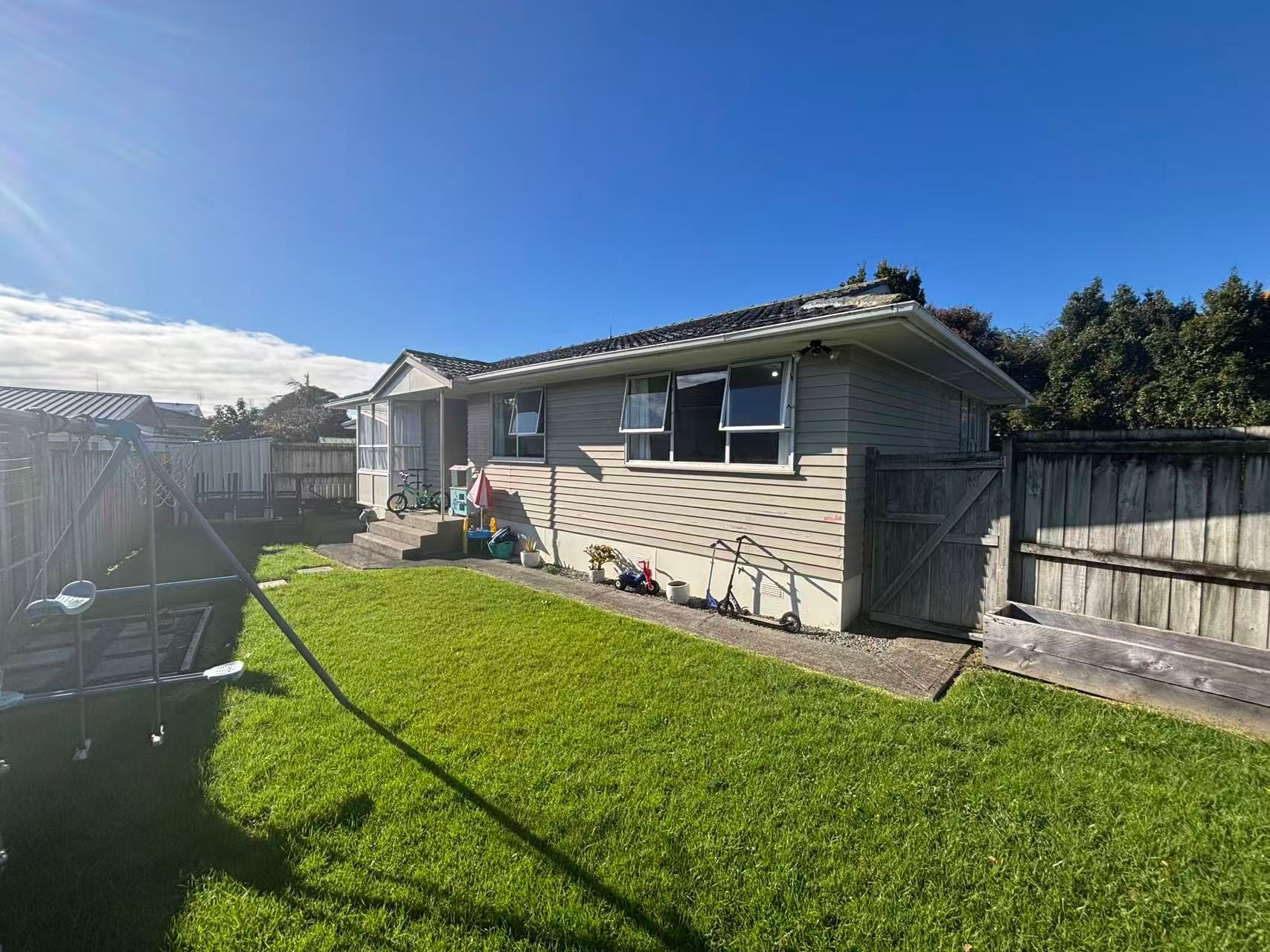 24 Tabitha Crescent, Henderson, Waitakere City